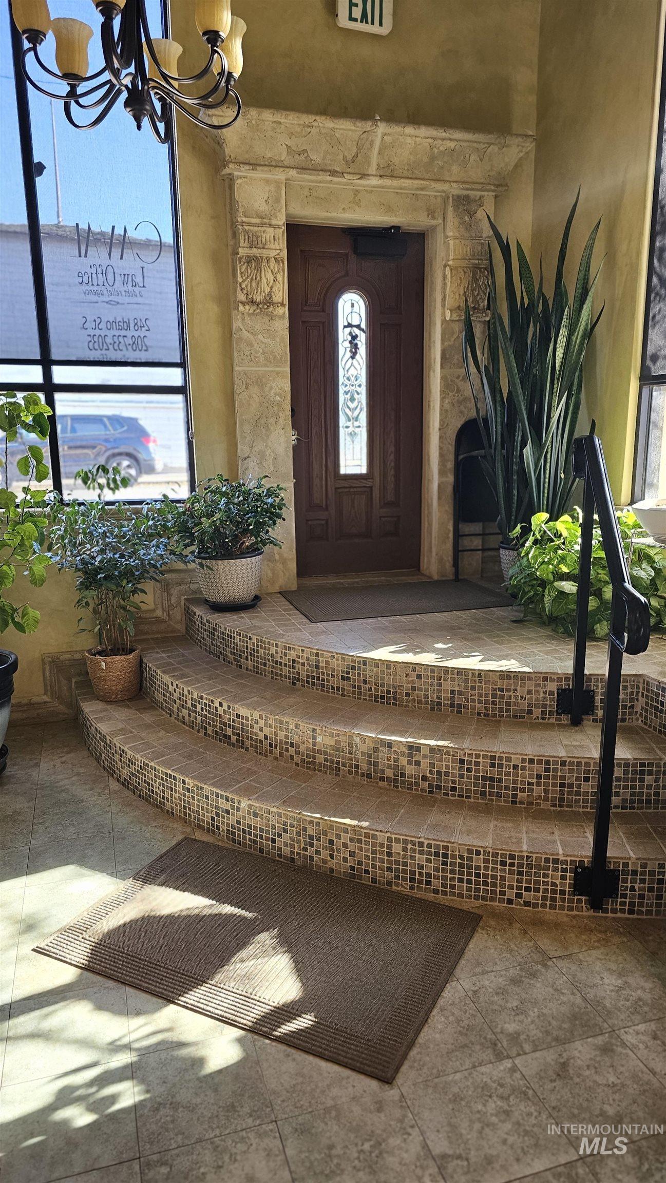 248 S 3rd Ave Property Photo 2