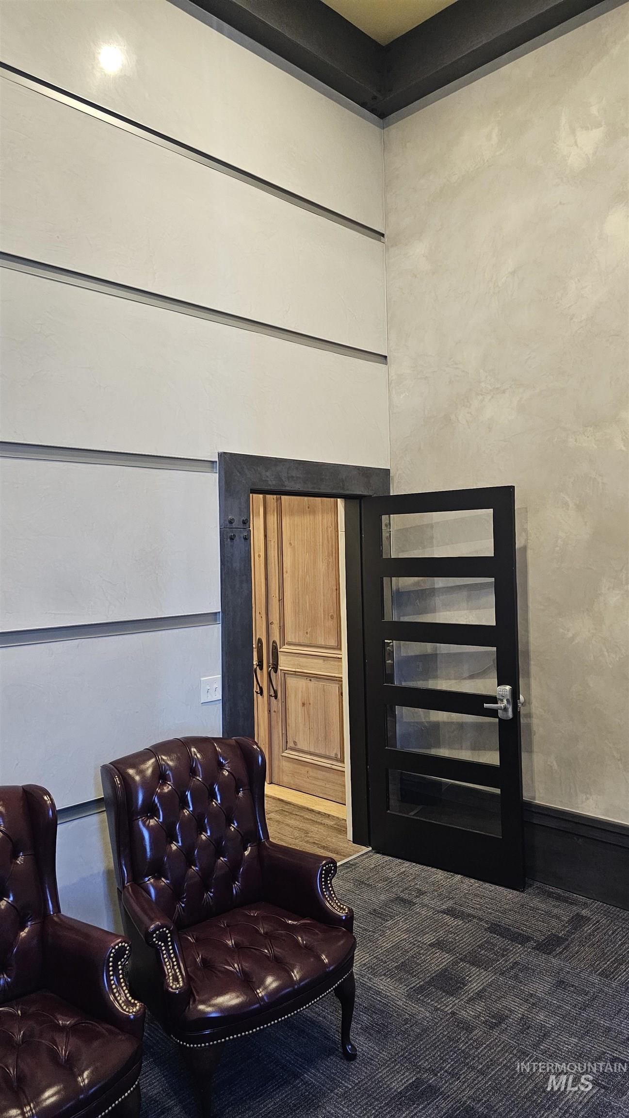 248 S 3rd Ave Property Photo 5