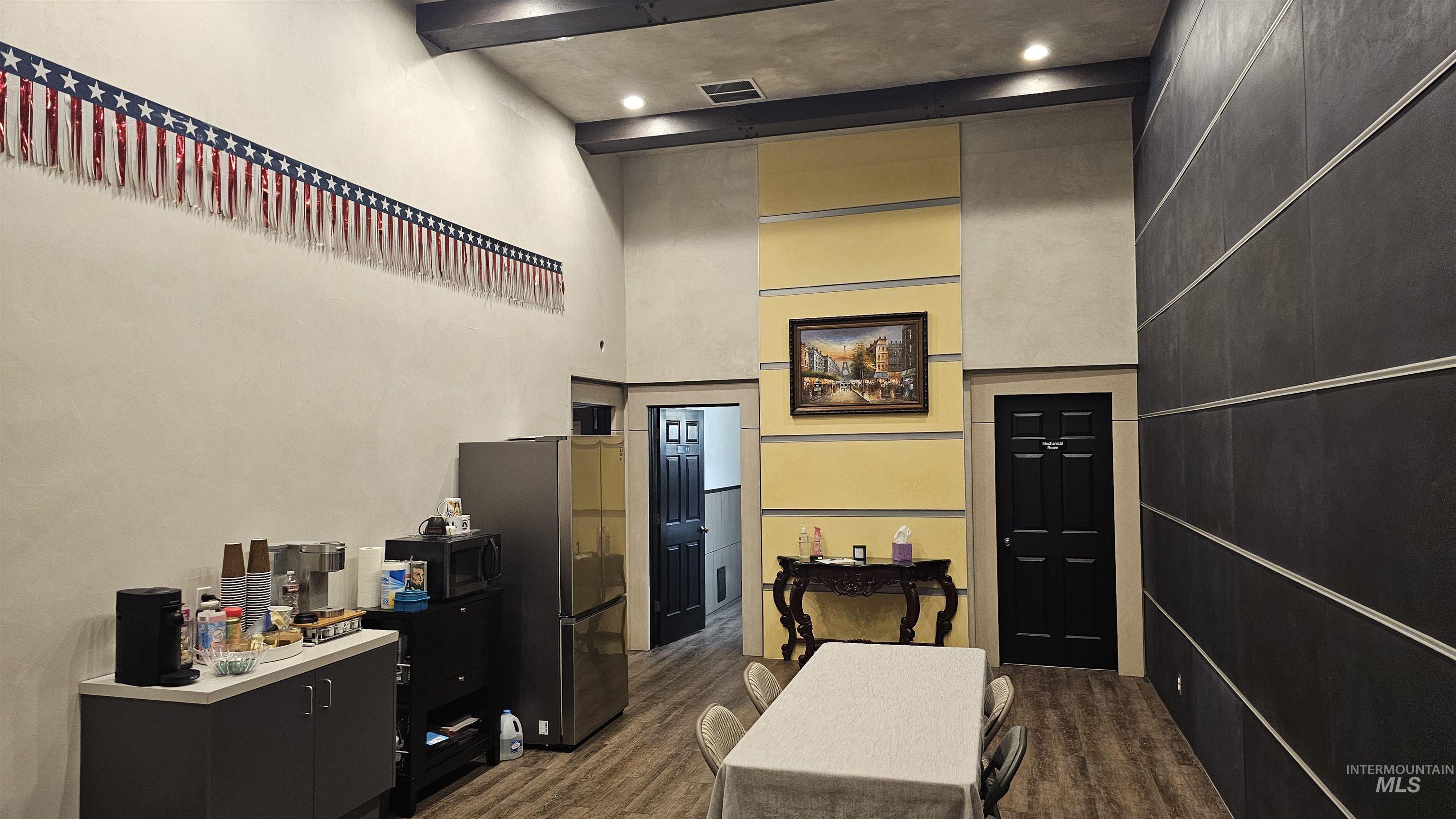 248 S 3rd Ave Property Photo 7