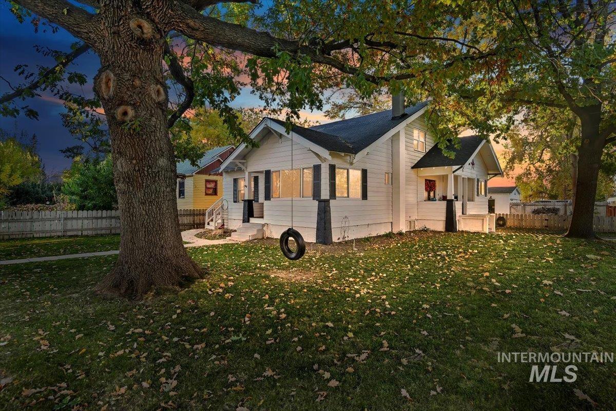 624 6th Avenue South Property Photo 2