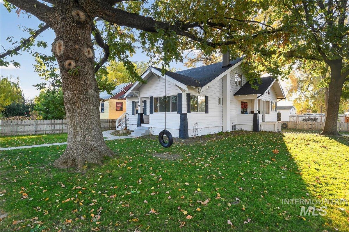 624 6th Avenue South Property Photo 4