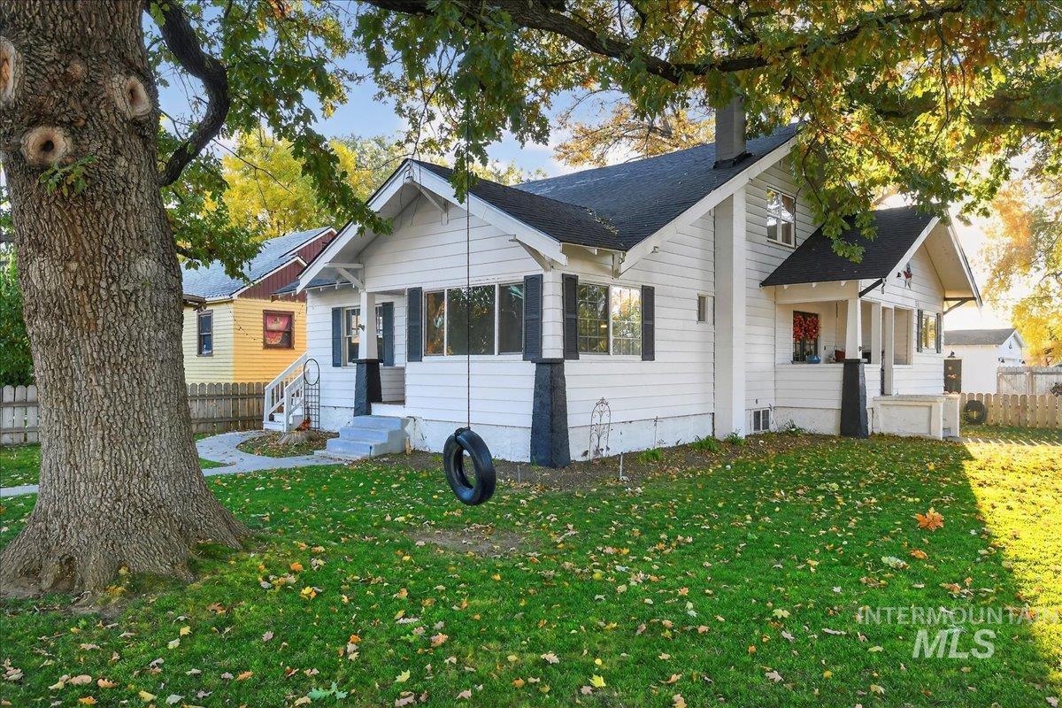 624 6th Avenue South Property Photo 5