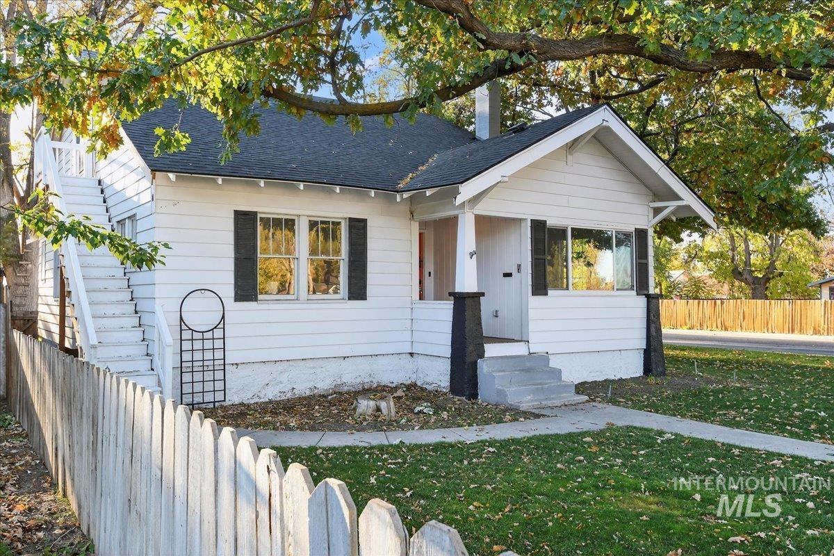 624 6th Avenue South Property Photo 8