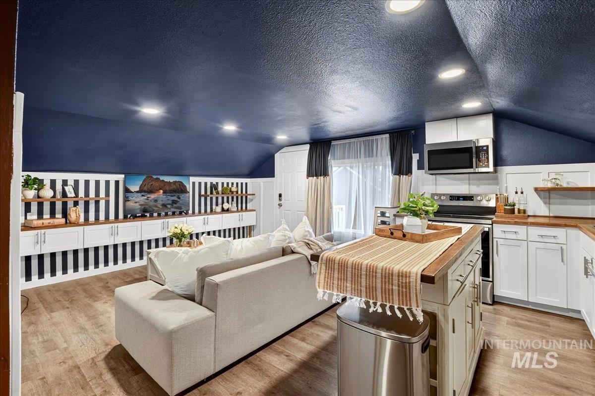 624 6th Avenue South Property Photo 15