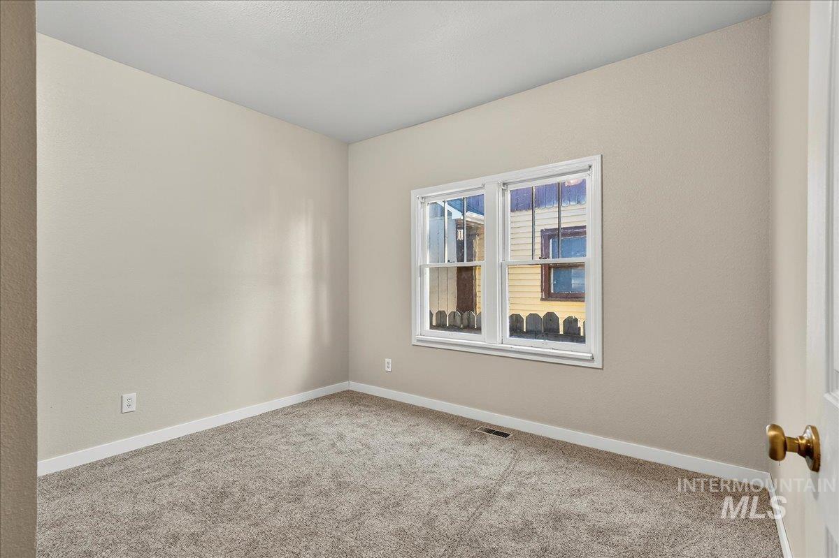 624 6th Avenue South Property Photo 21