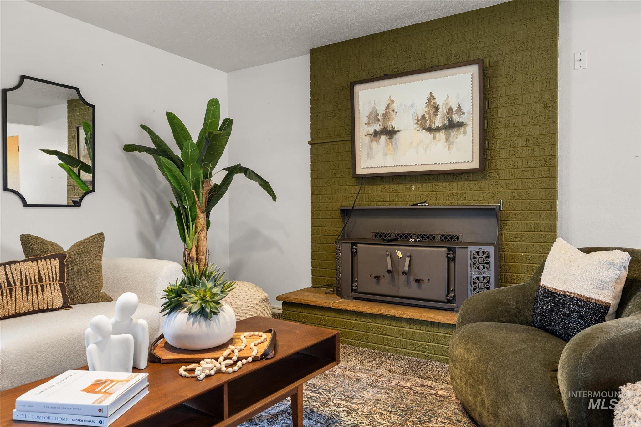 222 Dawn St Property Photo 9