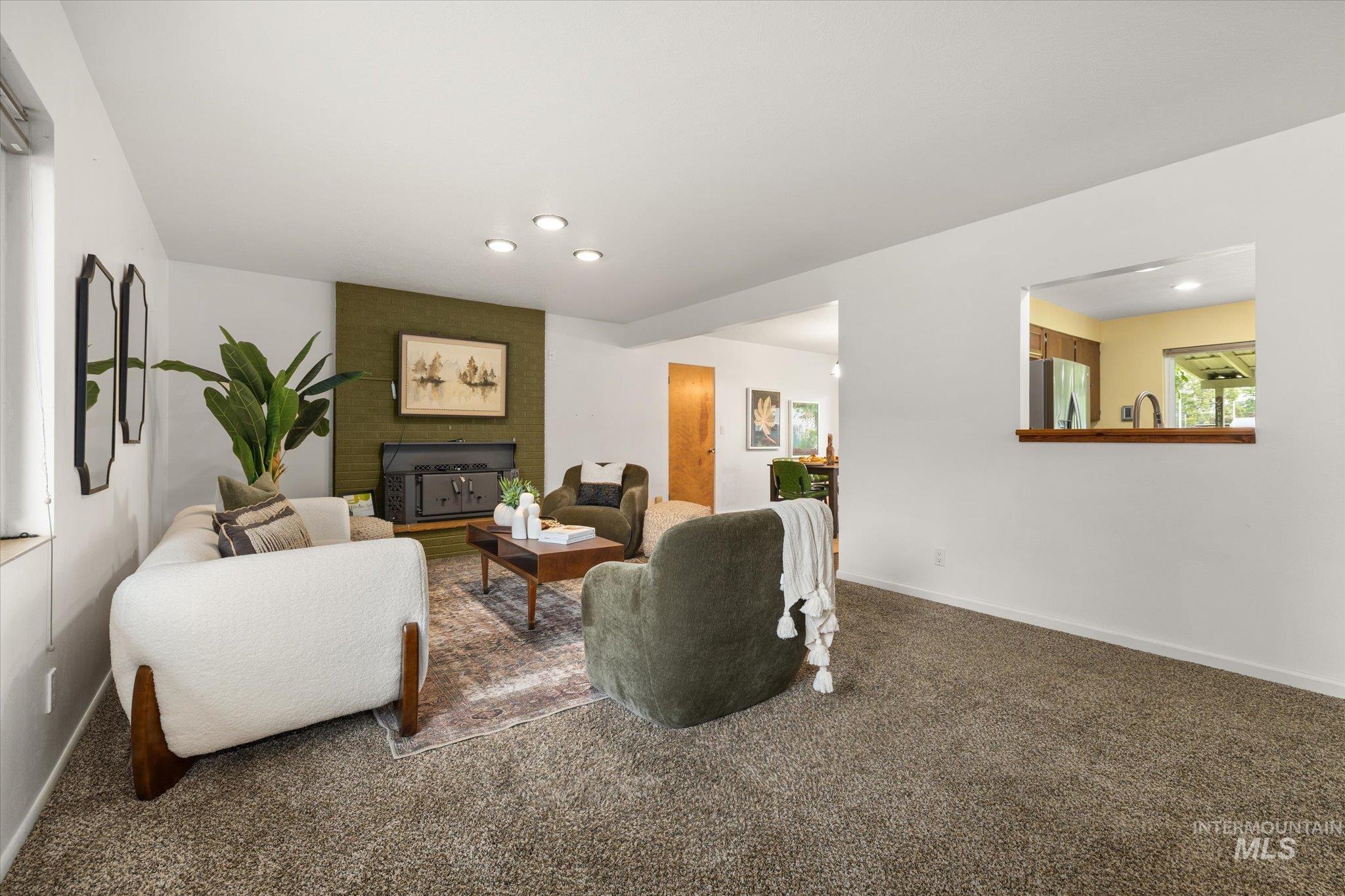 222 Dawn St Property Photo 11