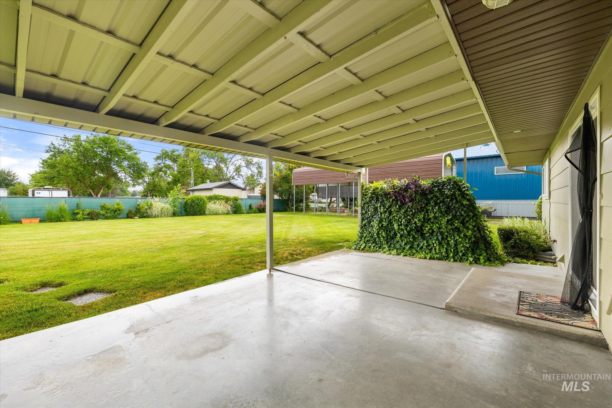 222 Dawn St Property Photo 36