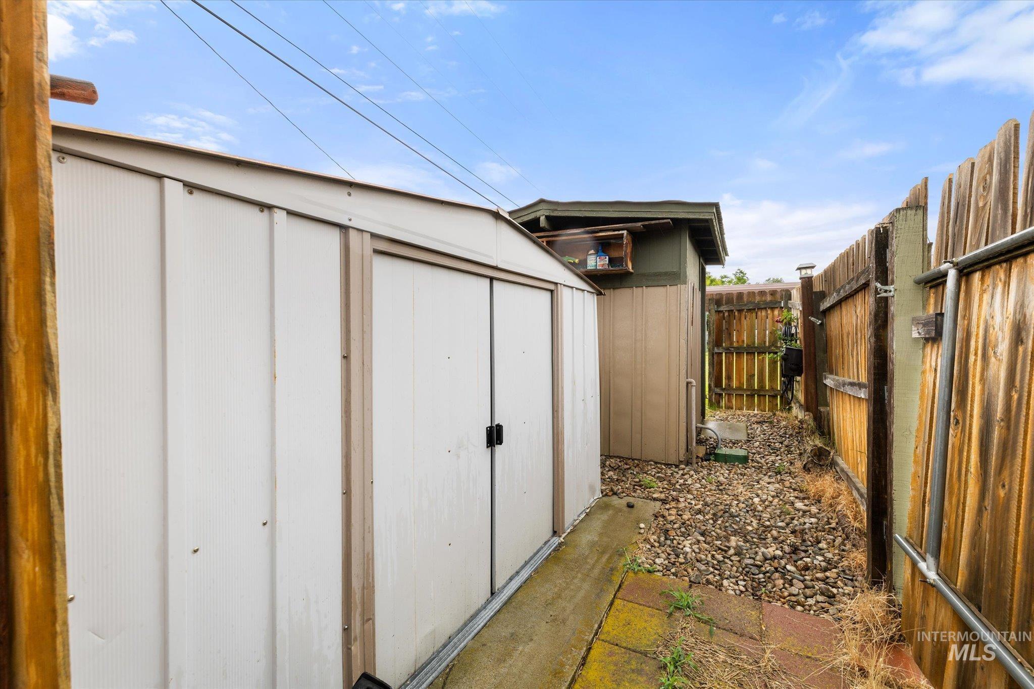 222 Dawn St Property Photo 37