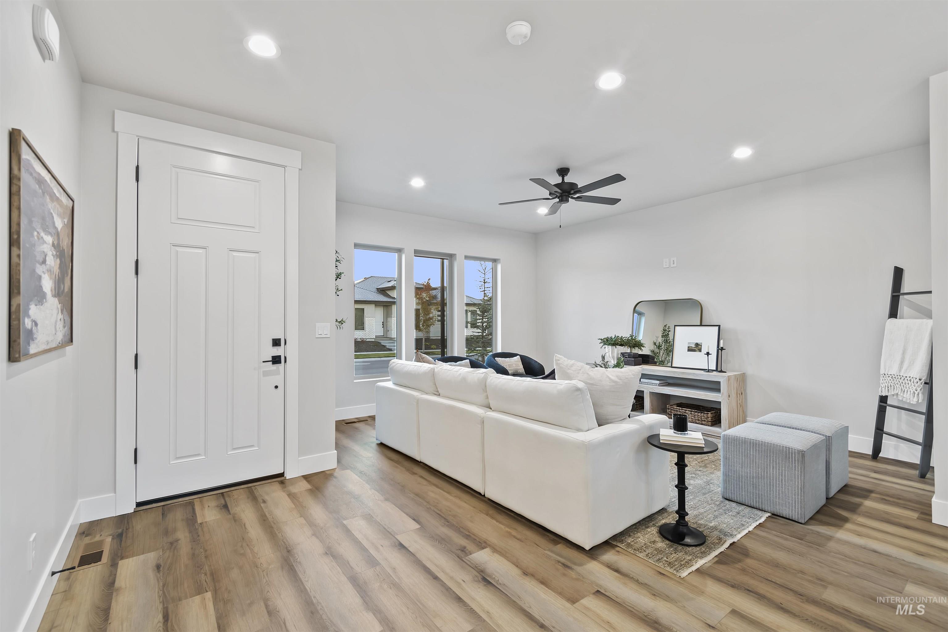 11260 W Tara Iti Ln. Property Photo 2