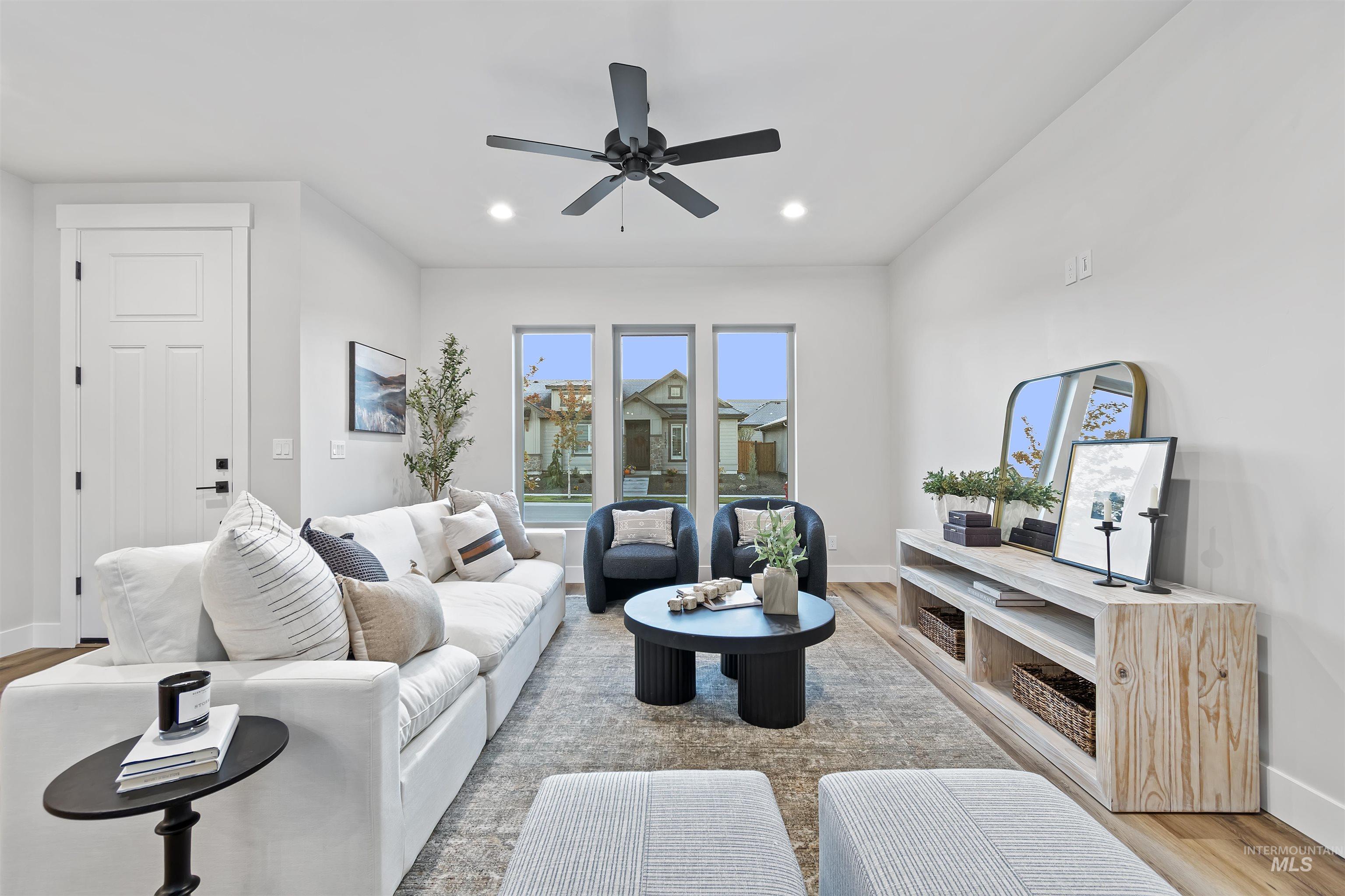 11260 W Tara Iti Ln. Property Photo 4