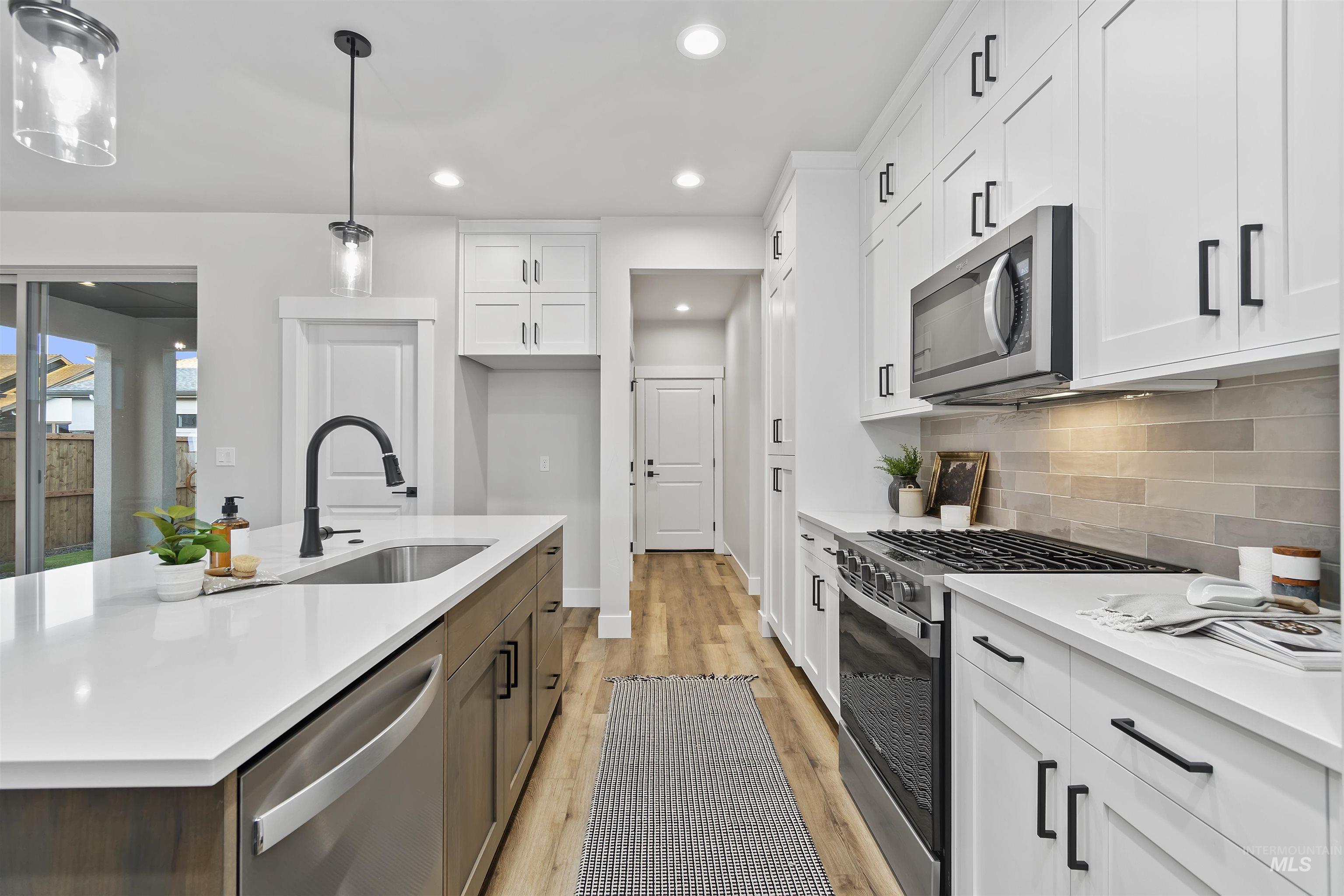 11260 W Tara Iti Ln. Property Photo 7