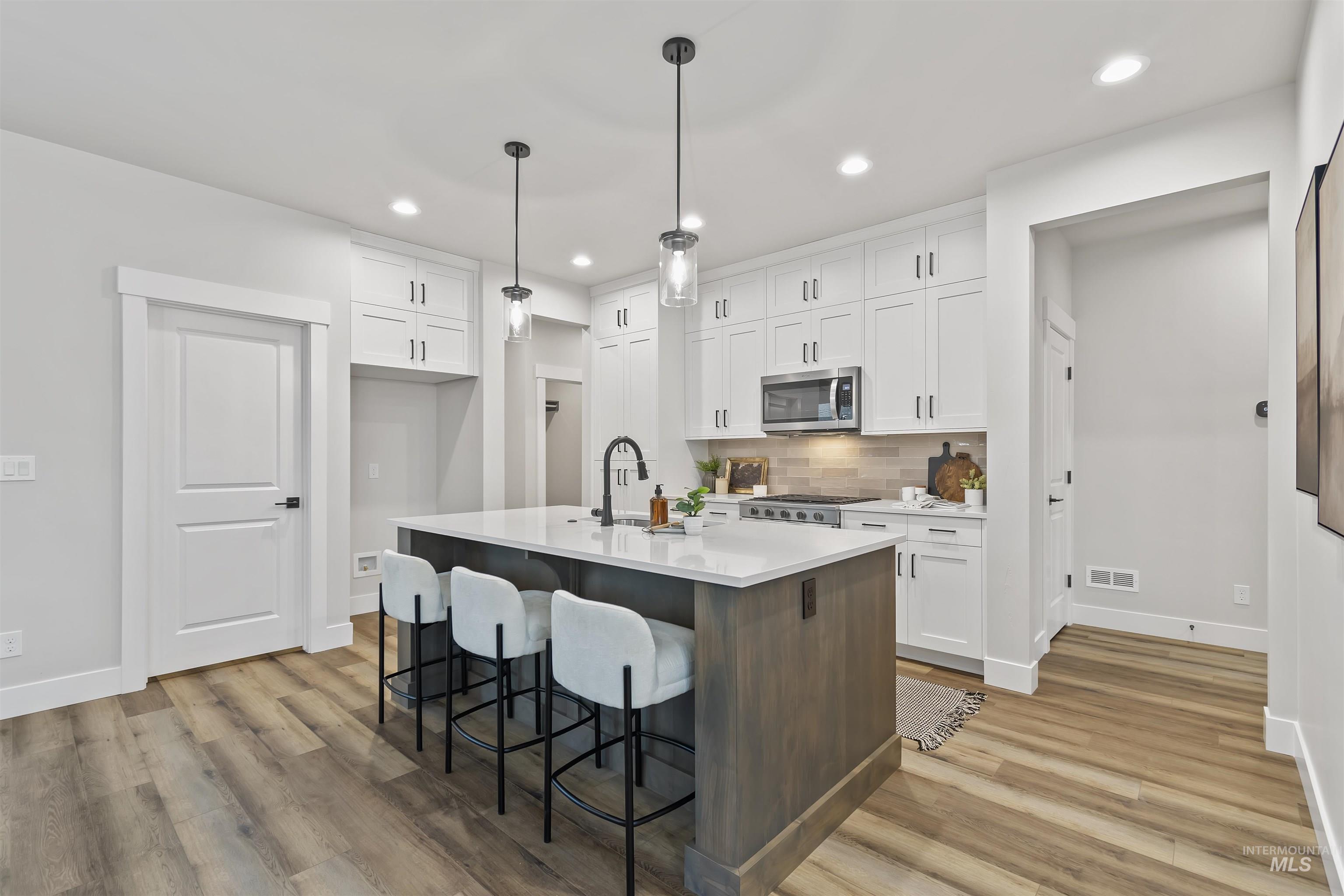 11260 W Tara Iti Ln. Property Photo 9