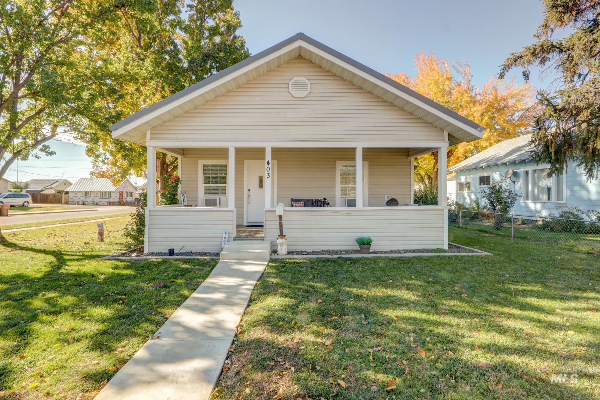 403 N Commercial Ave Property Photo 1