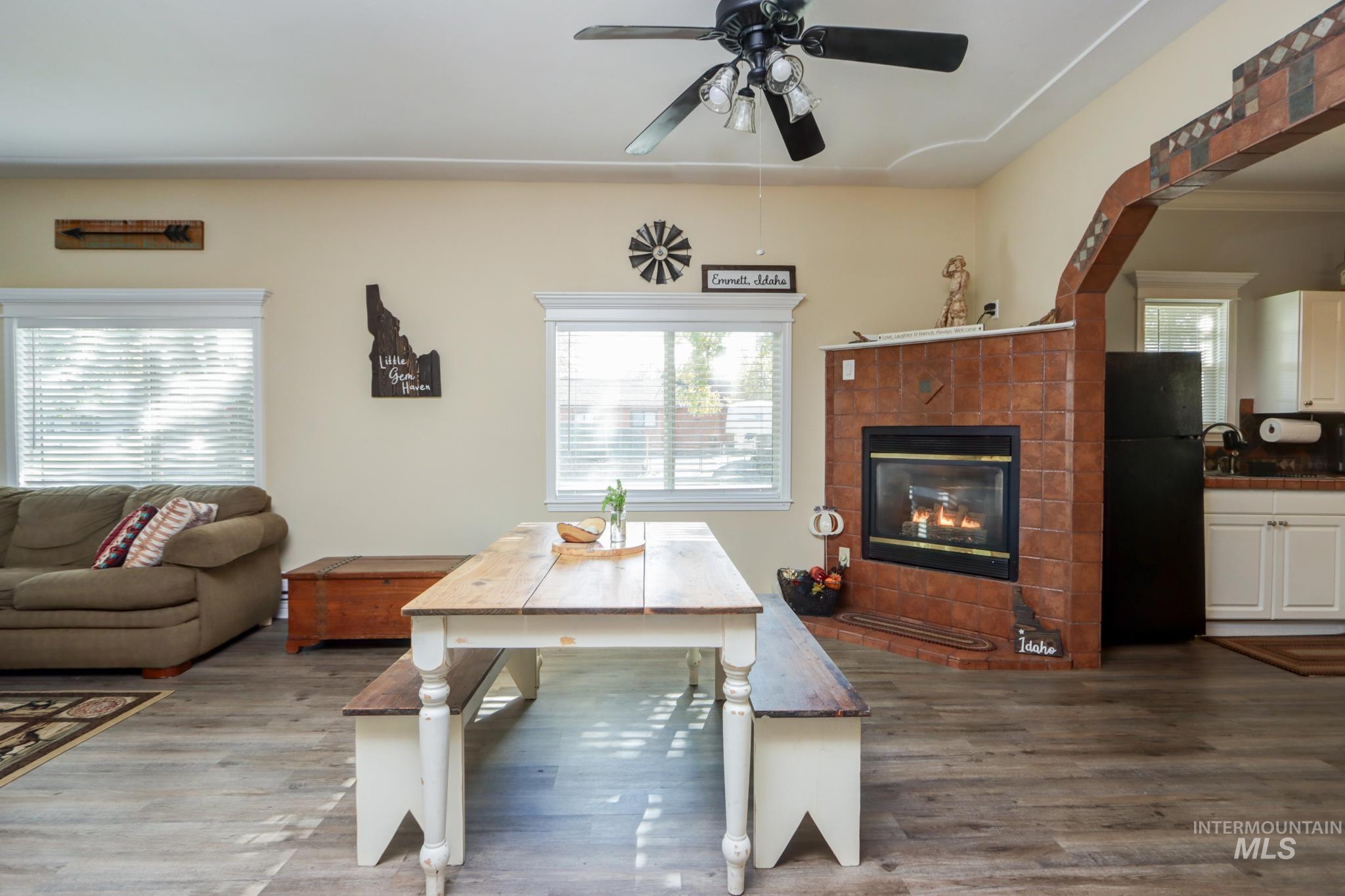 403 N Commercial Ave Property Photo 11