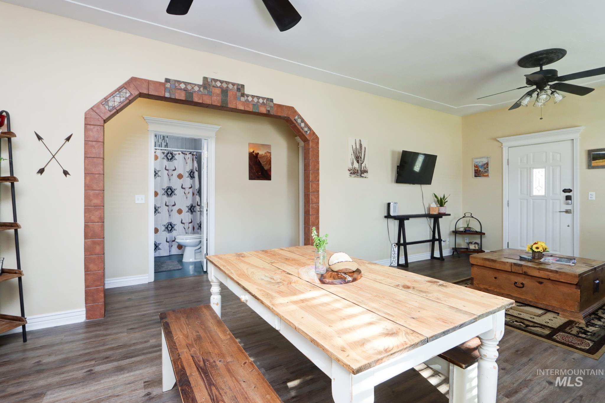 403 N Commercial Ave Property Photo 12