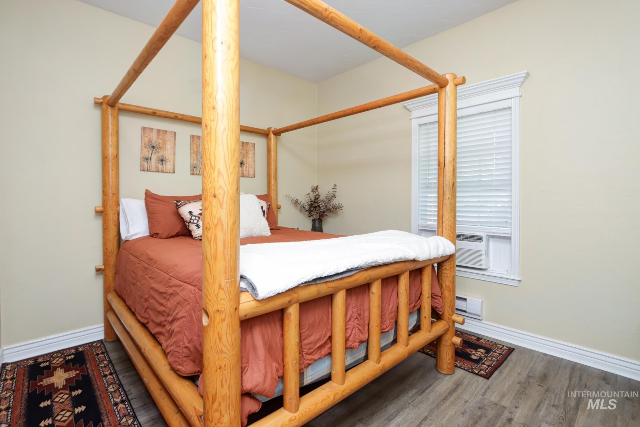 403 N Commercial Ave Property Photo 15