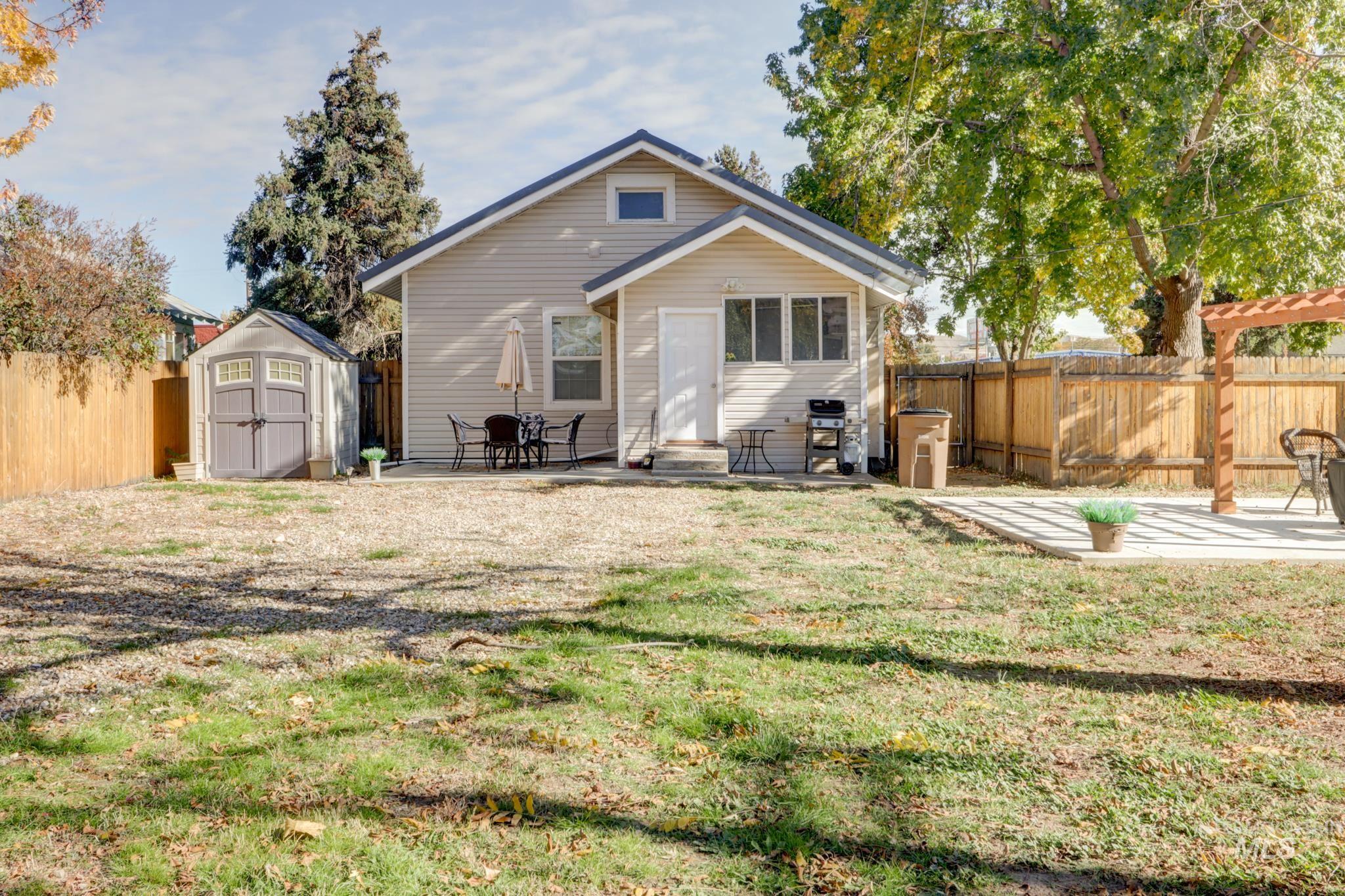 403 N Commercial Ave Property Photo 27