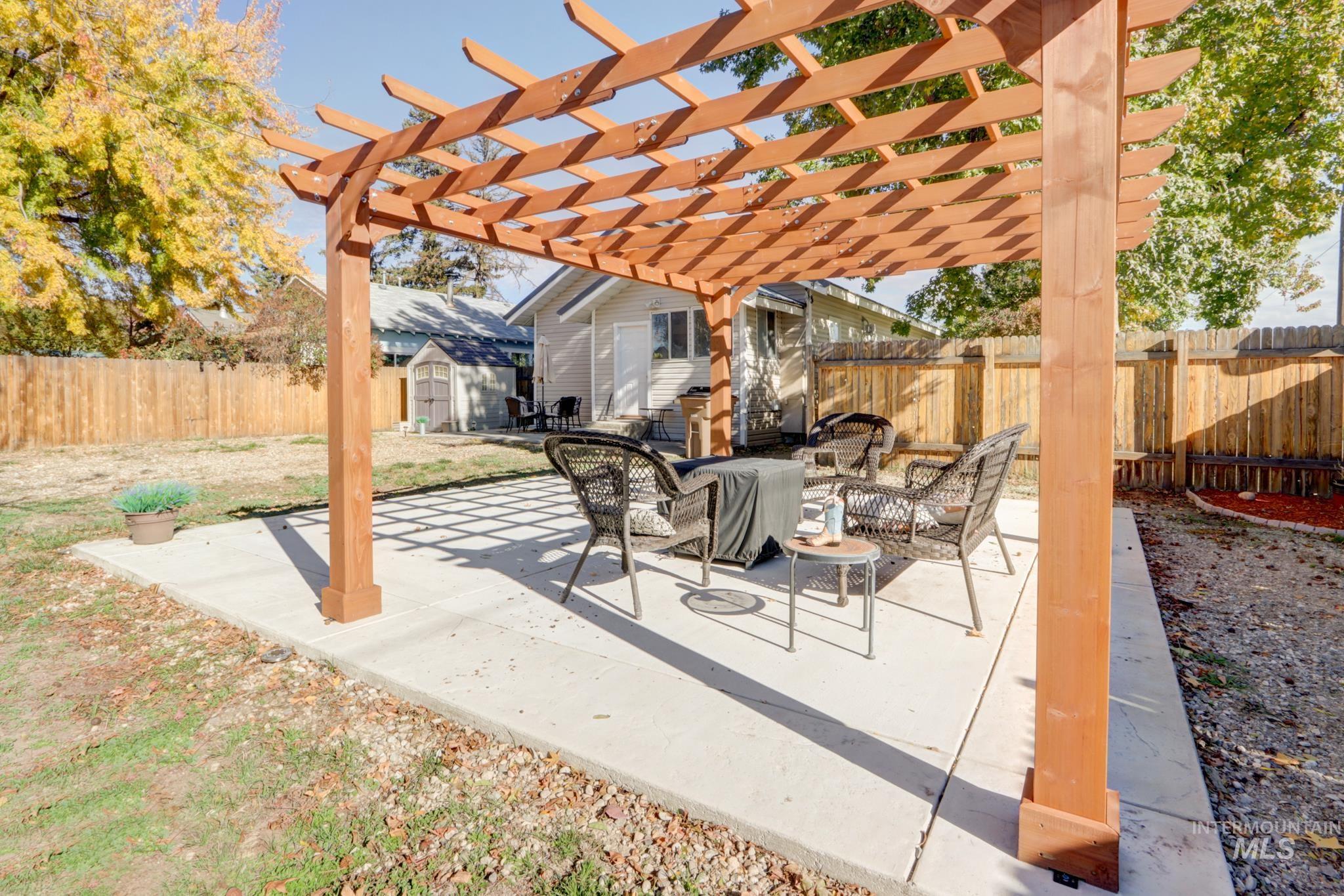 403 N Commercial Ave Property Photo 30