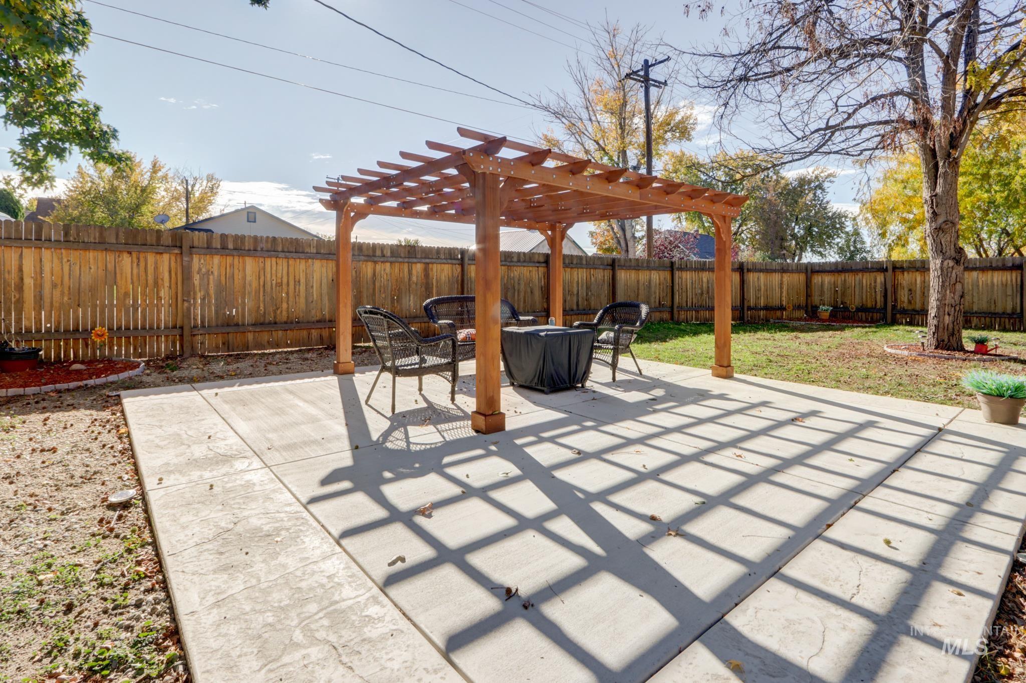 403 N Commercial Ave Property Photo 32