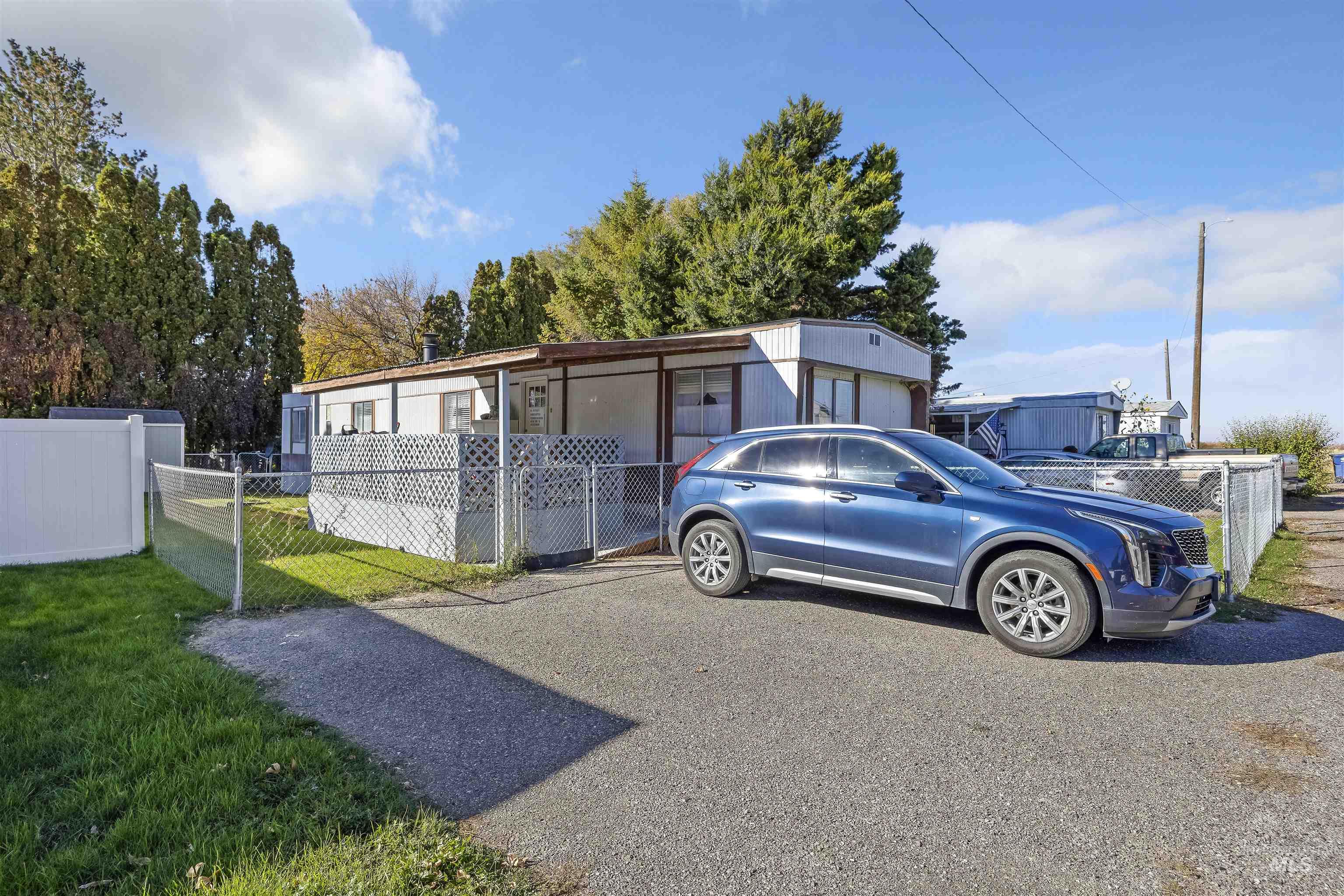 842 W Midway A Street #8 Property Photo 2