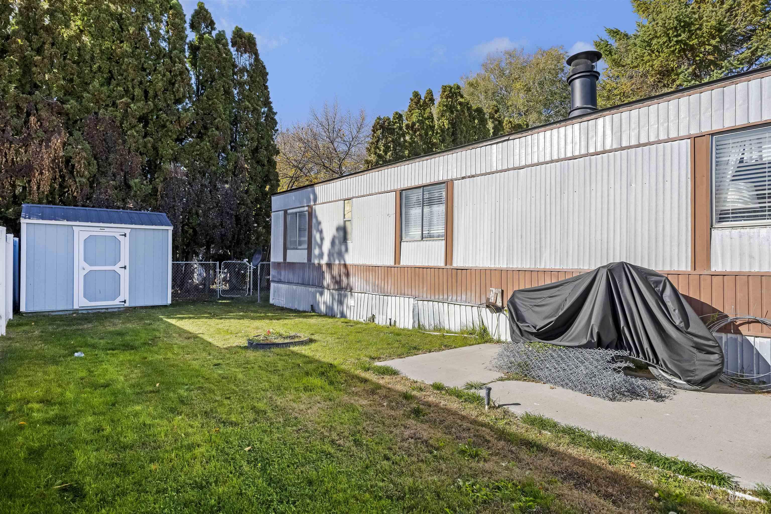 842 W Midway A Street #8 Property Photo 5