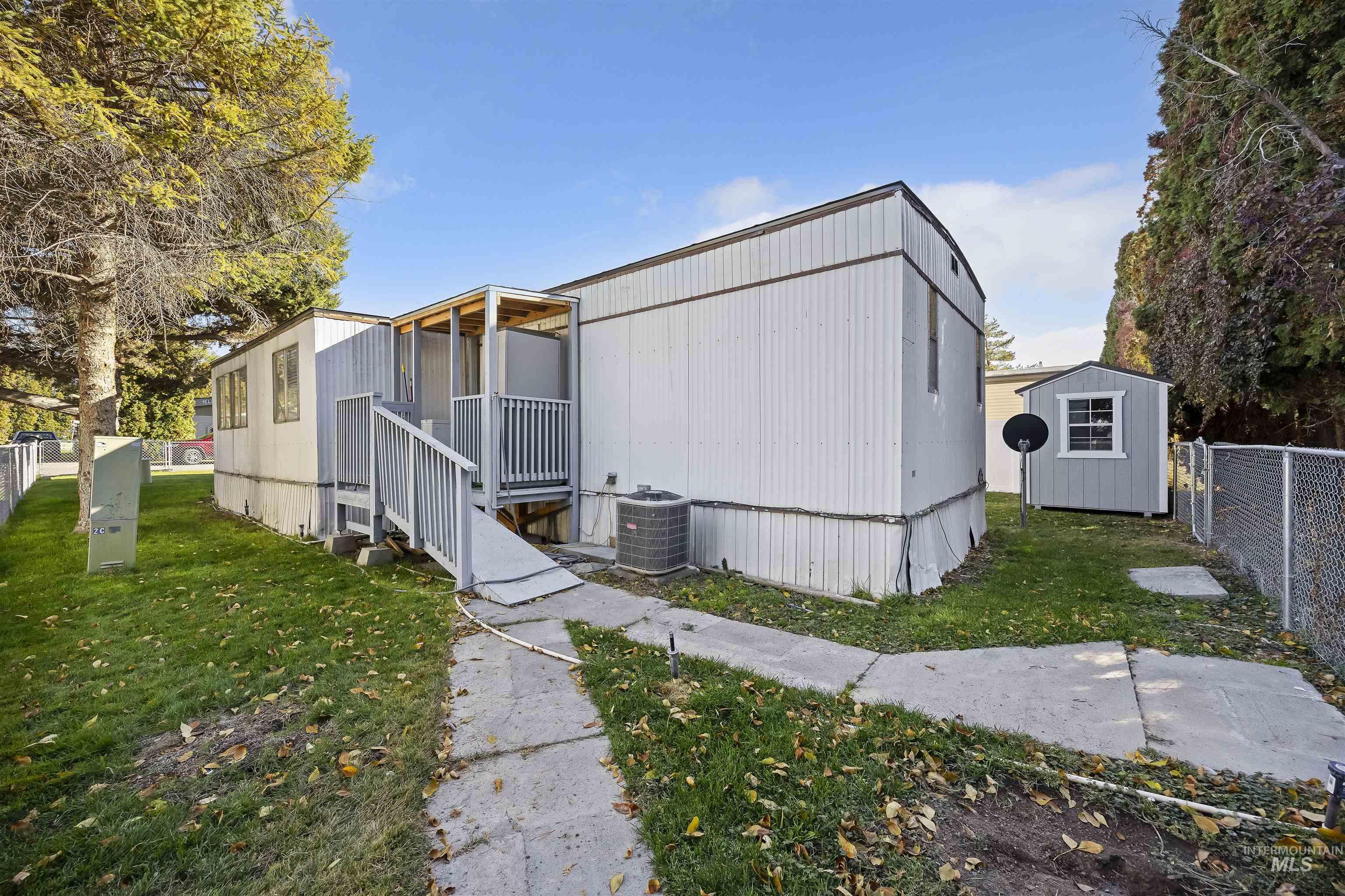 842 W Midway A Street #8 Property Photo 23