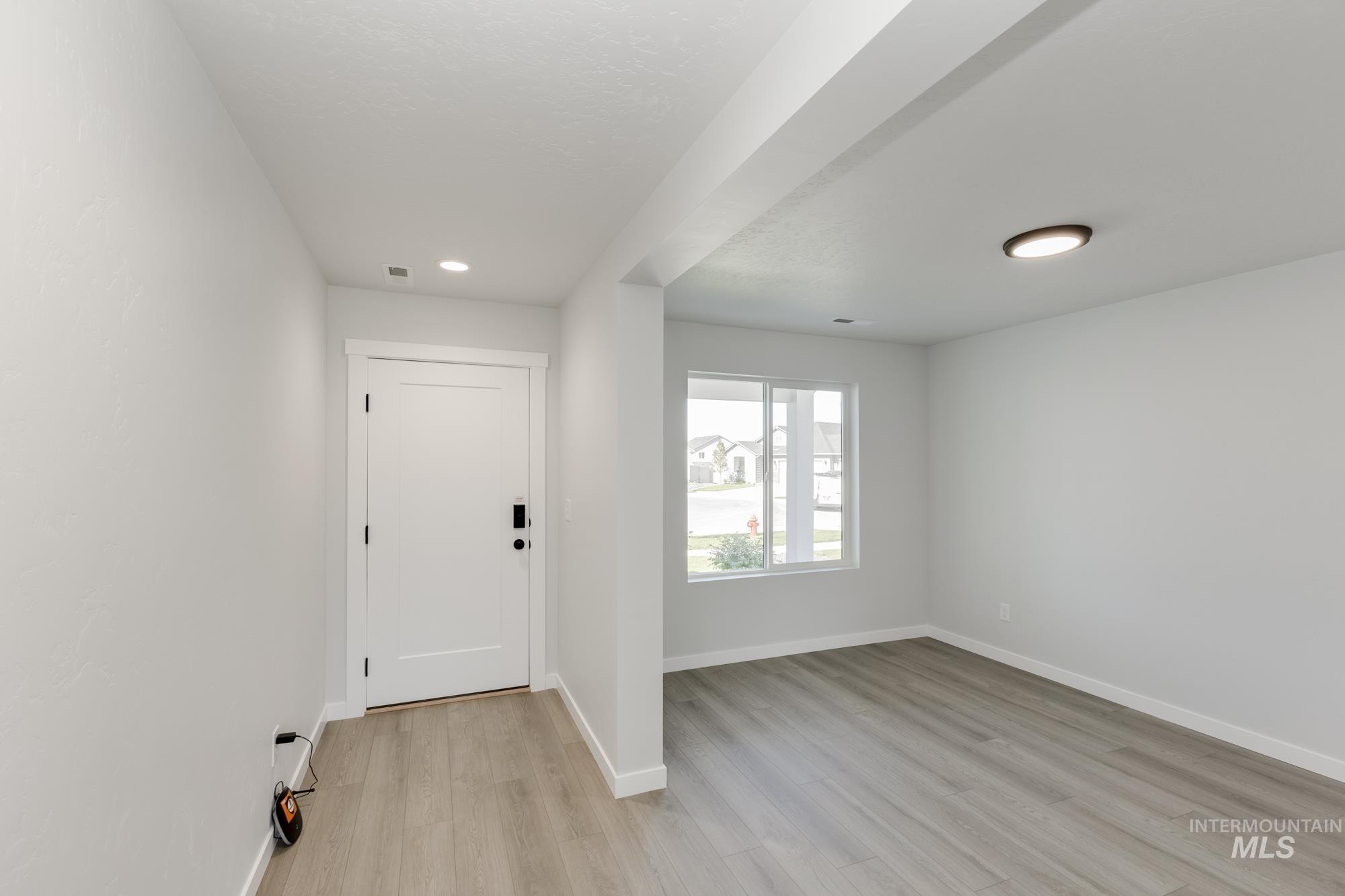 9052 W Camellia St Property Photo 2