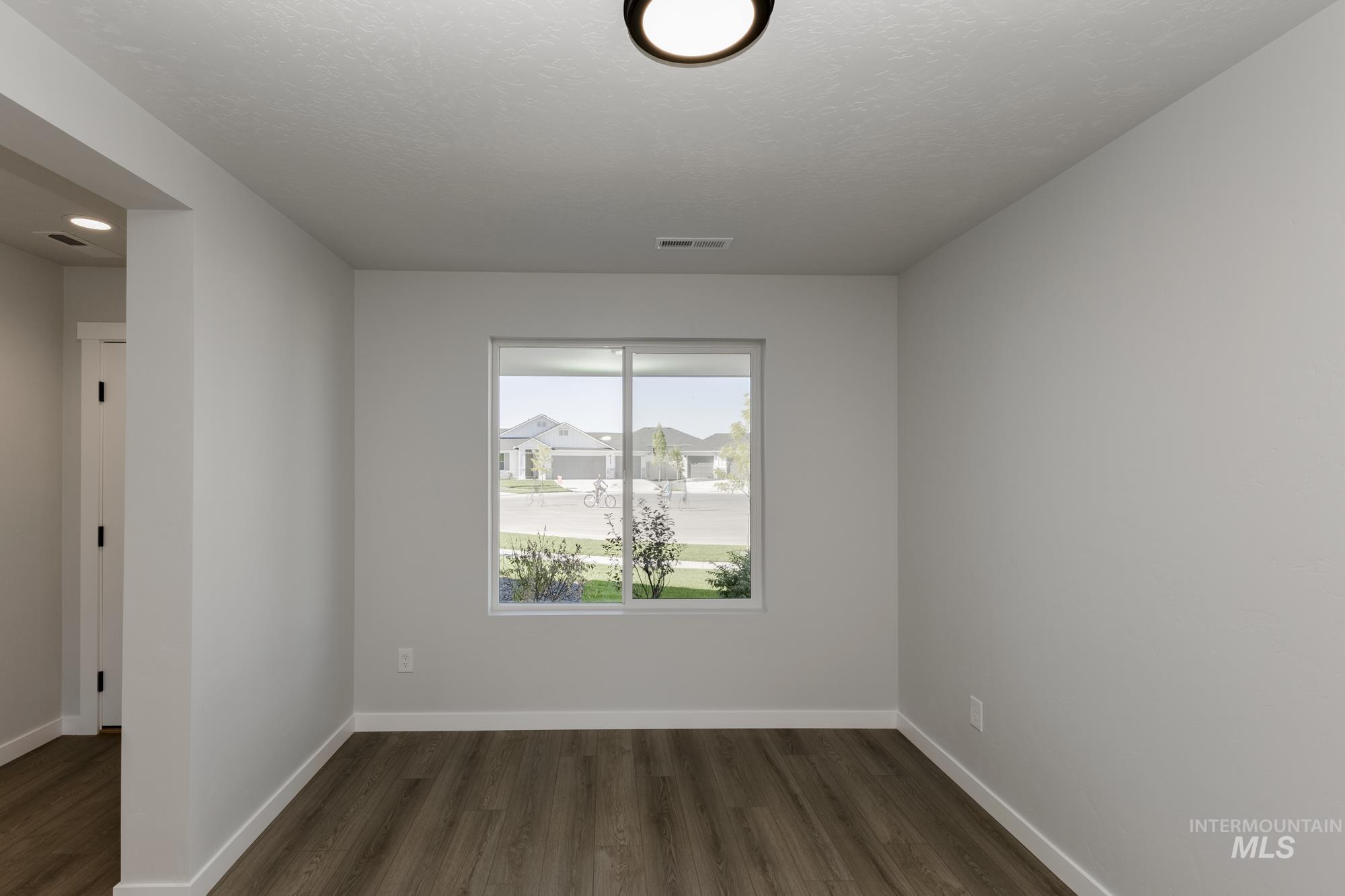 9052 W Camellia St Property Photo 9