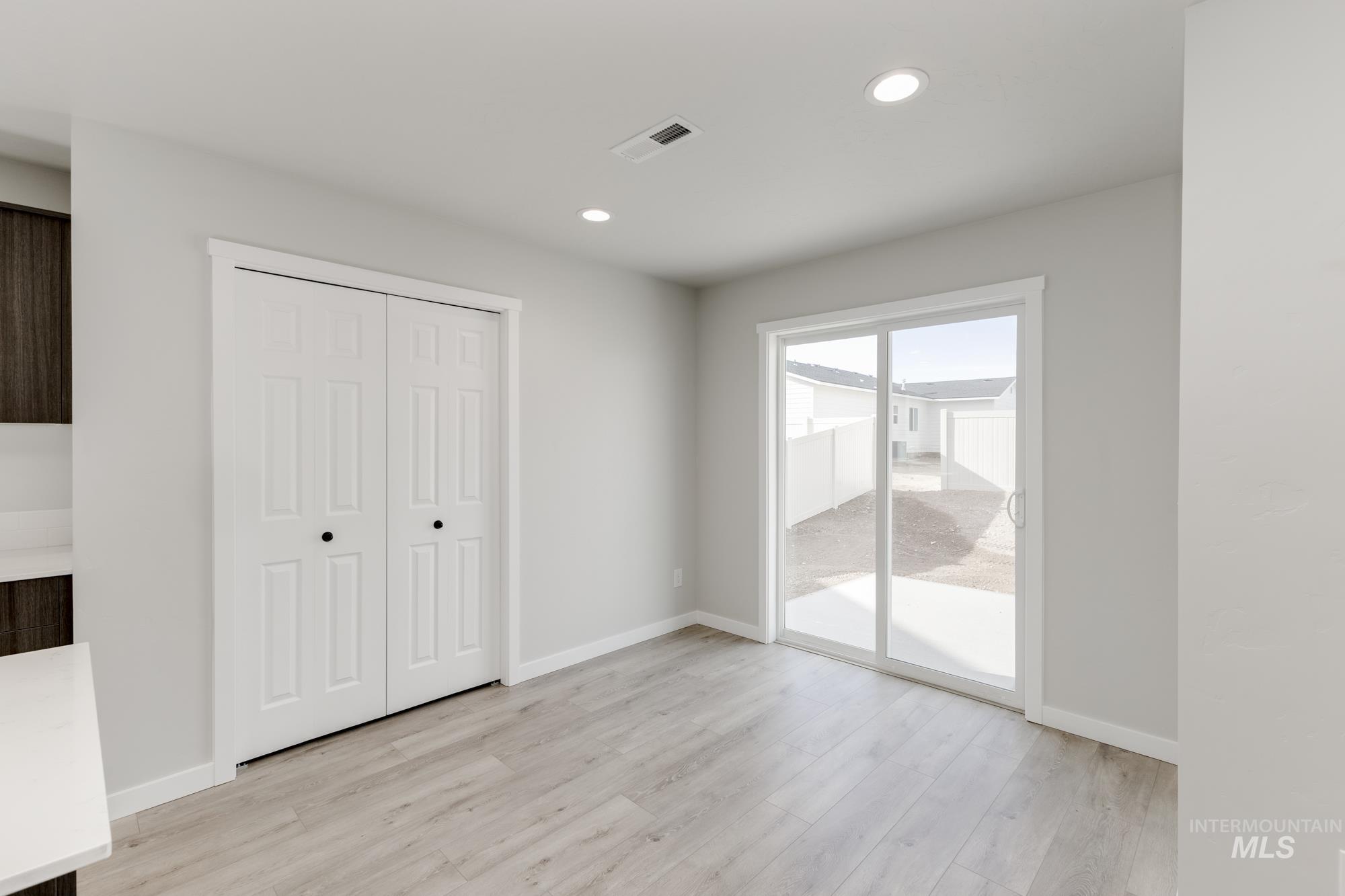 2329 N Iditarod Ave Property Photo 6