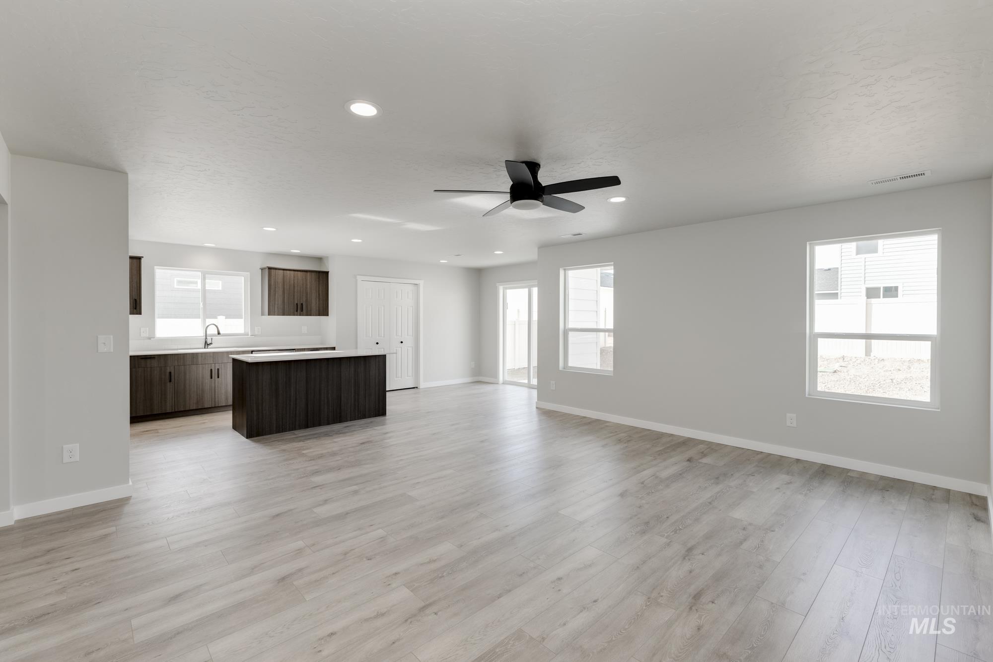 2329 N Iditarod Ave Property Photo 7