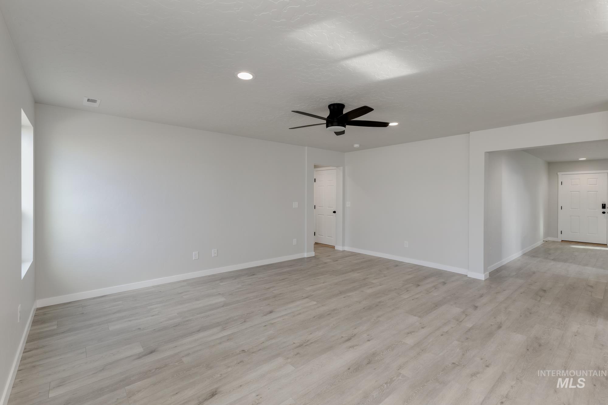 2329 N Iditarod Ave Property Photo 8