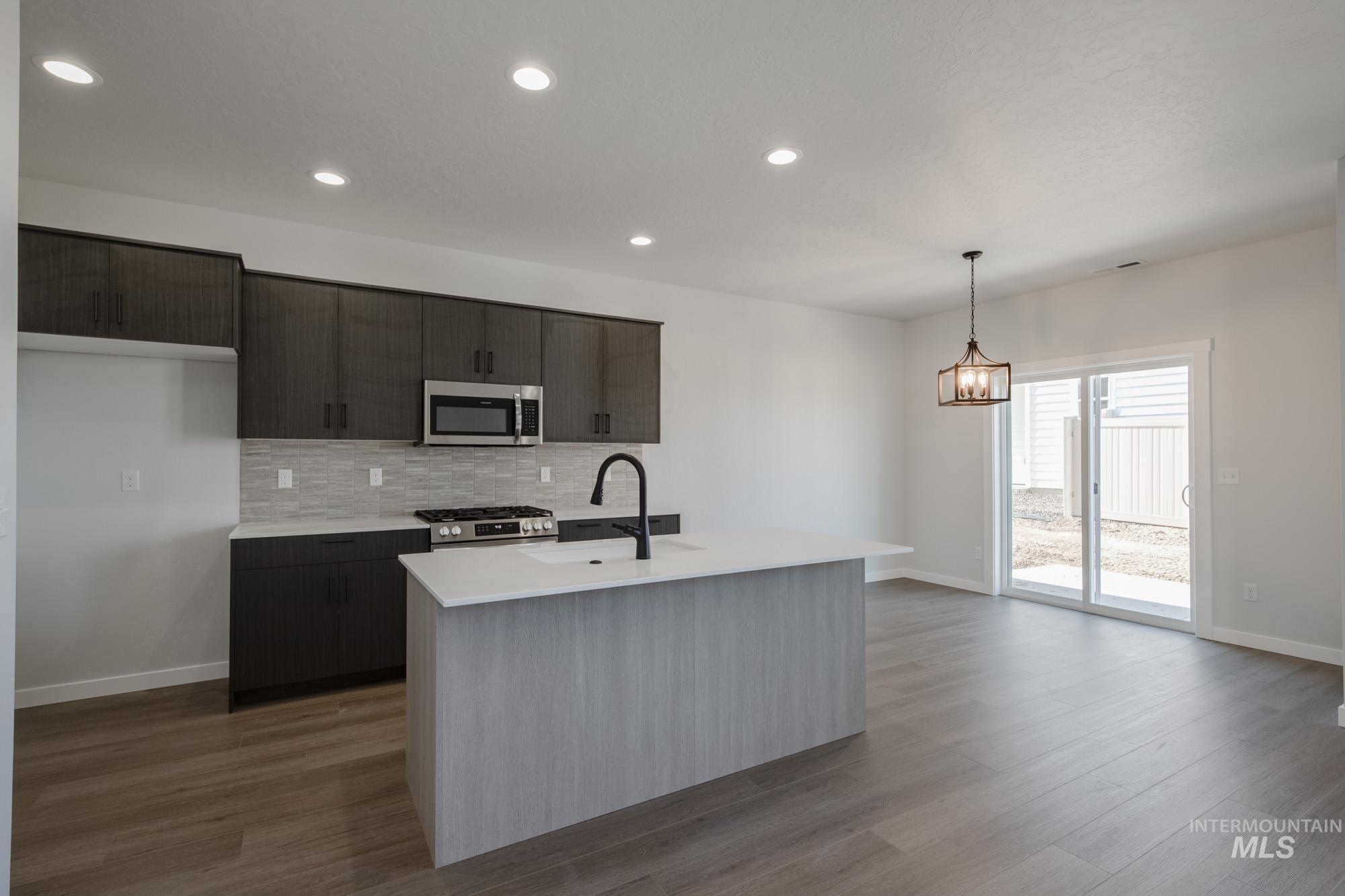 5053 S Amorita Ave Property Photo 4