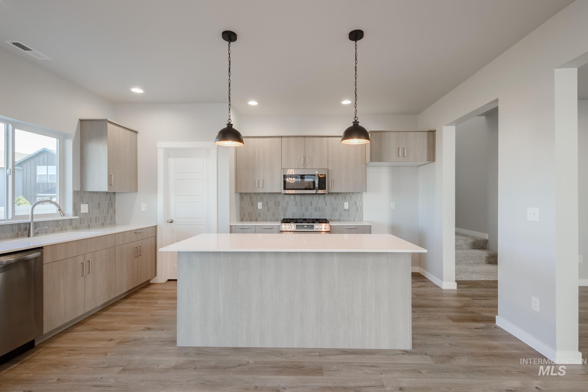 4226 E Hillsong St Property Photo 3