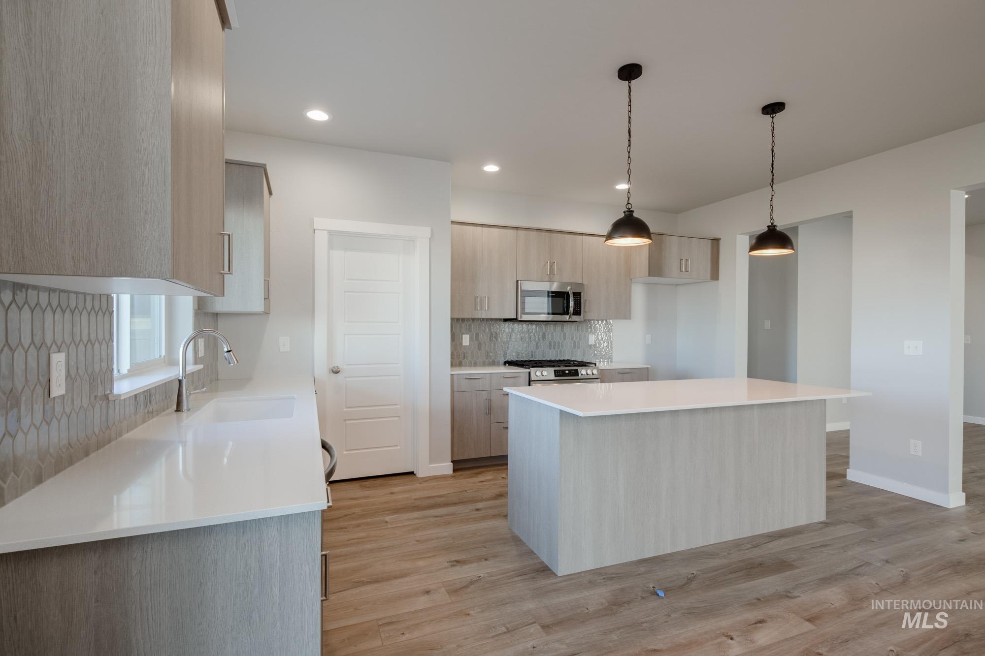 4226 E Hillsong St Property Photo 4