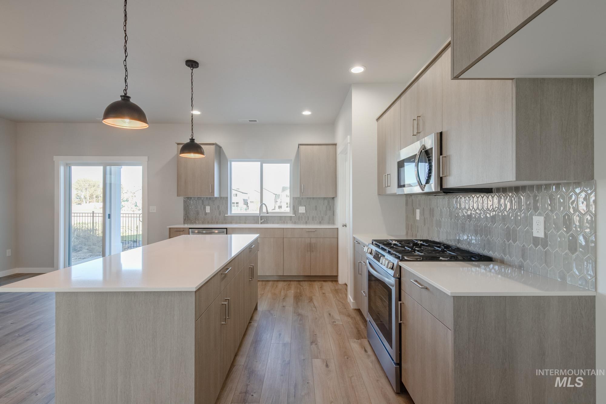 4226 E Hillsong St Property Photo 5