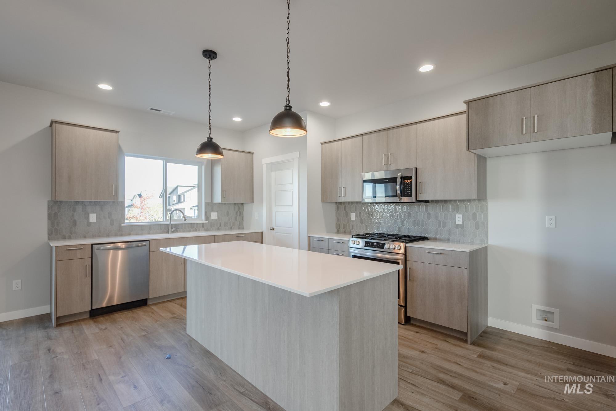 4226 E Hillsong St Property Photo 7