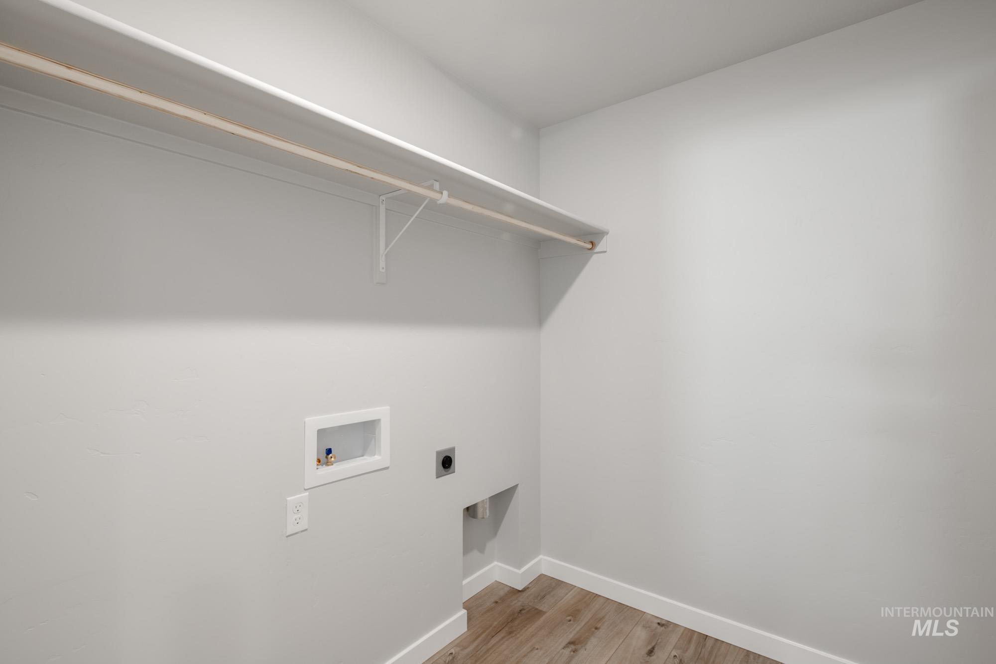 4226 E Hillsong St Property Photo 18