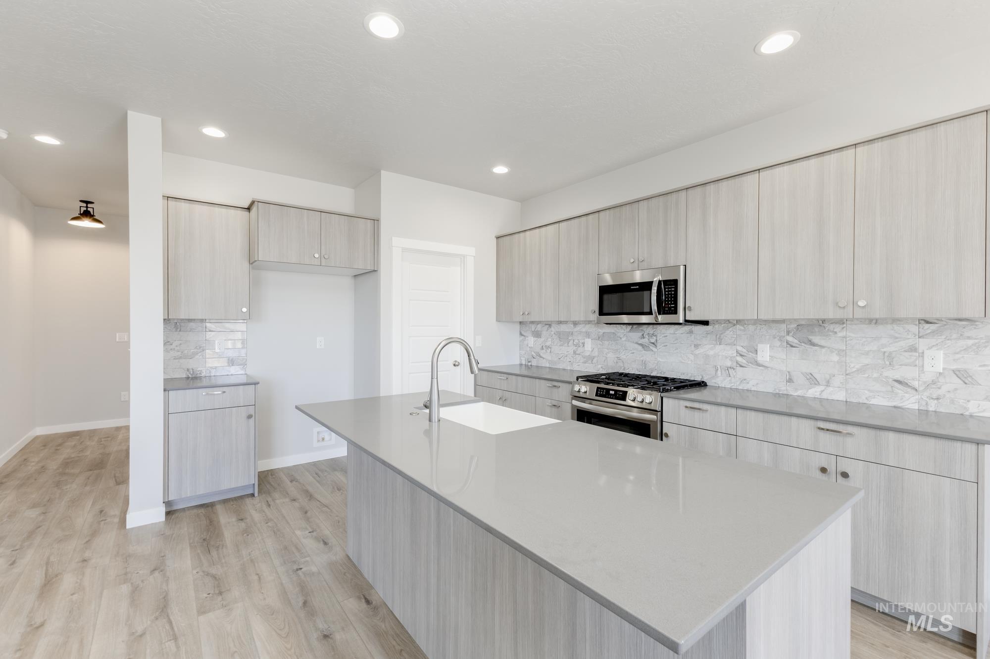 5058 S Amorita Ave Property Photo 3