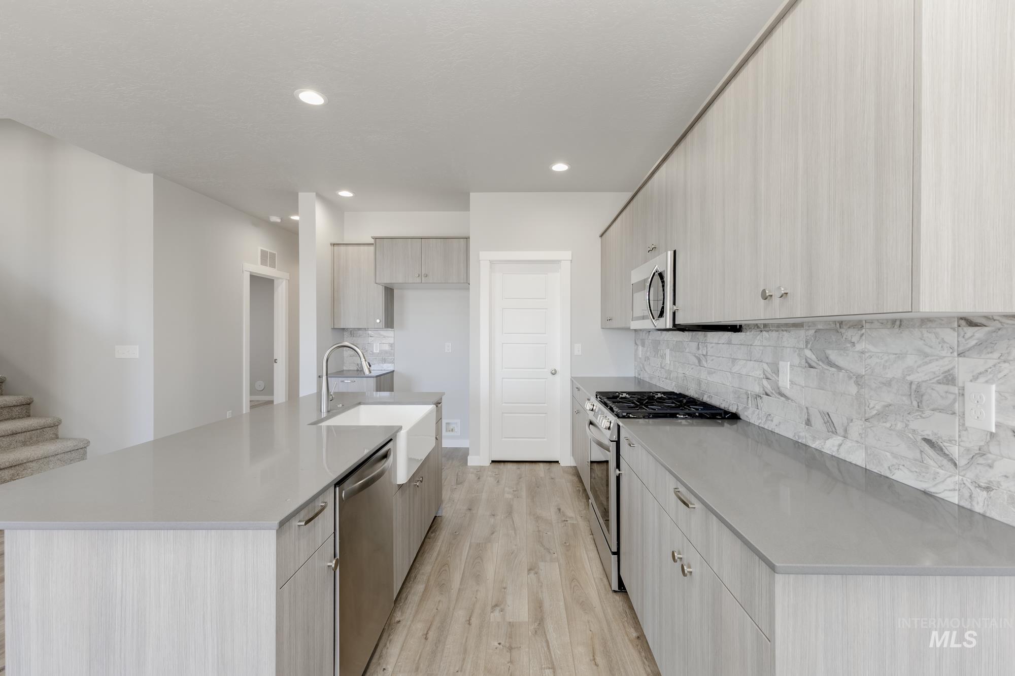 5058 S Amorita Ave Property Photo 4