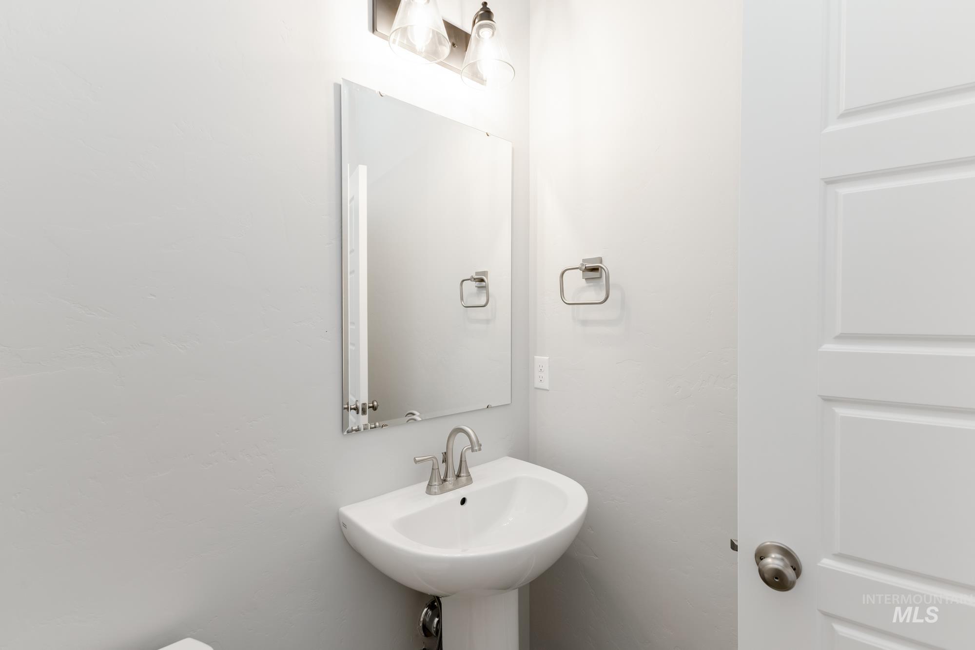 5058 S Amorita Ave Property Photo 12