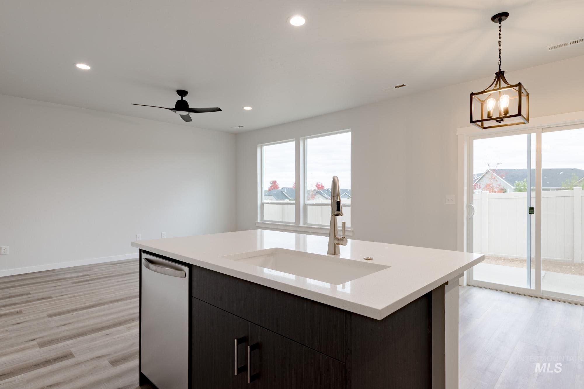 5034 S Amorita Ave Property Photo 4