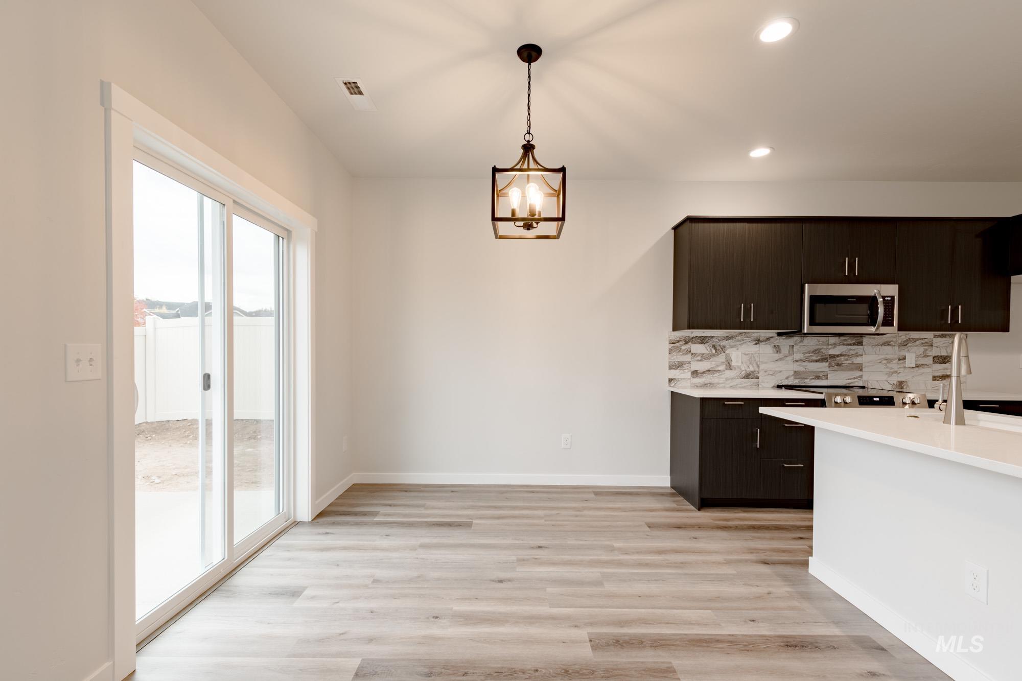 5034 S Amorita Ave Property Photo 6