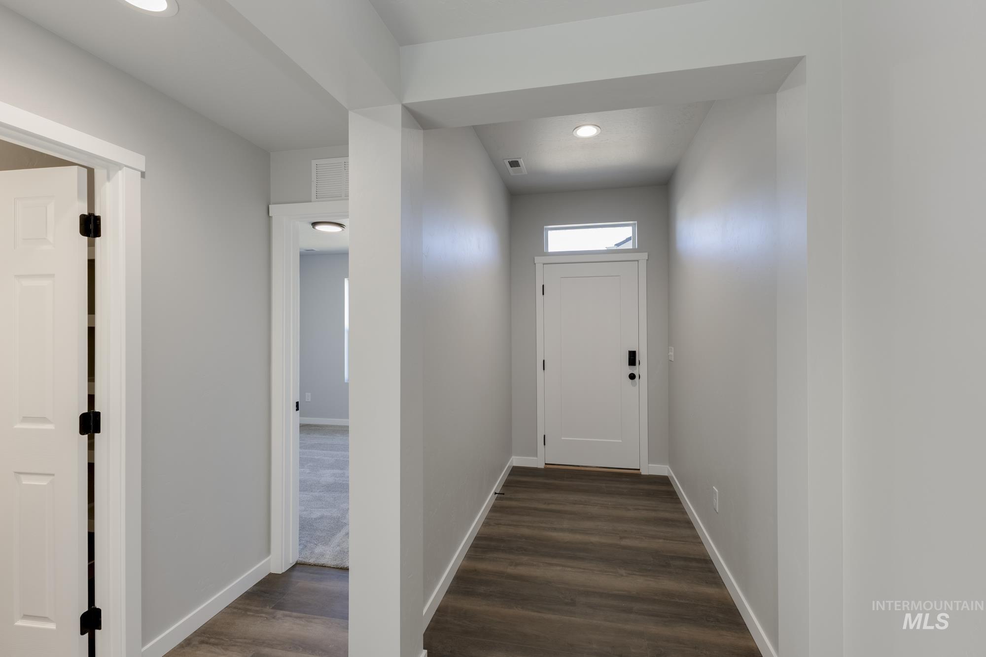 308 N Coltsfoot Ave Property Photo 2