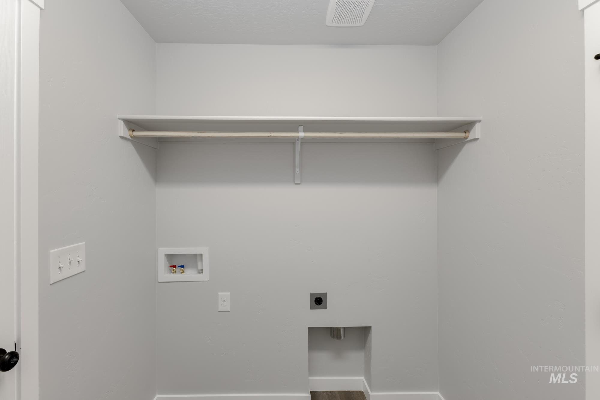 308 N Coltsfoot Ave Property Photo 14