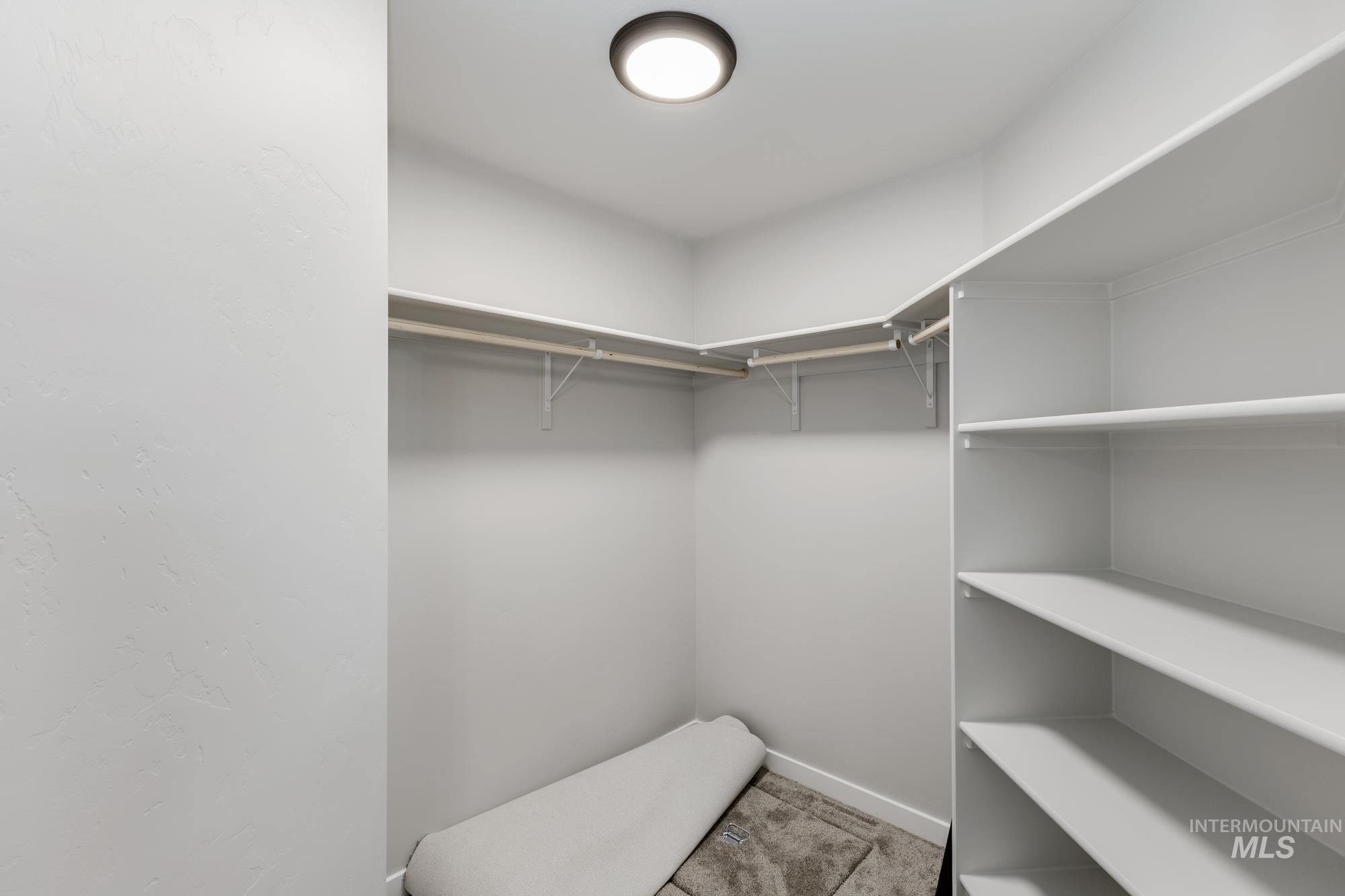 308 N Coltsfoot Ave Property Photo 18