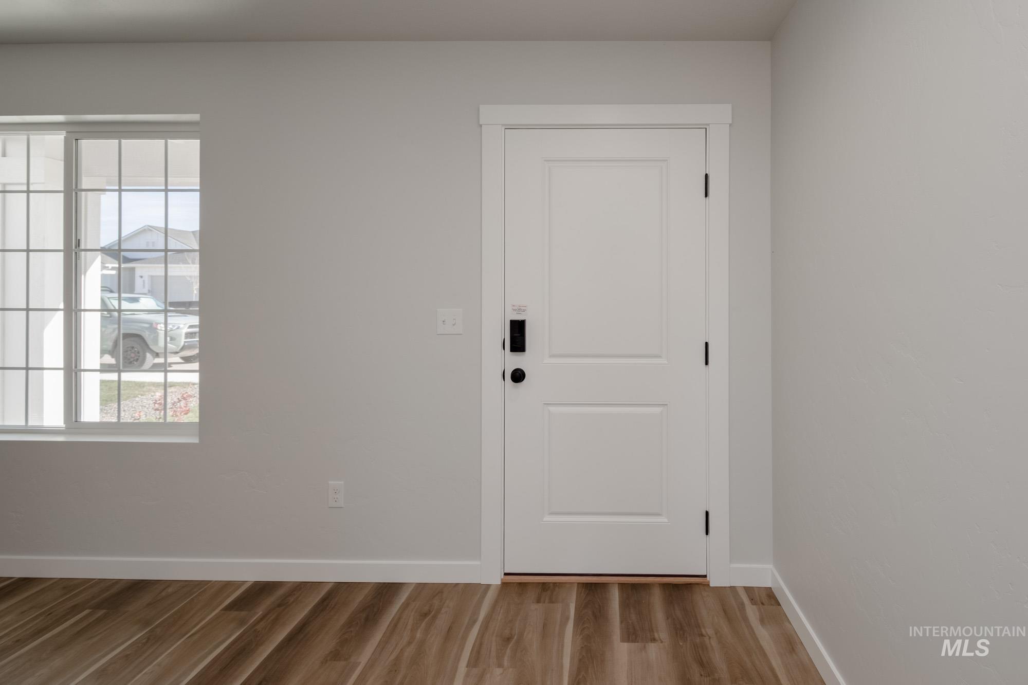 7031 S Old Farm Ave Property Photo 2