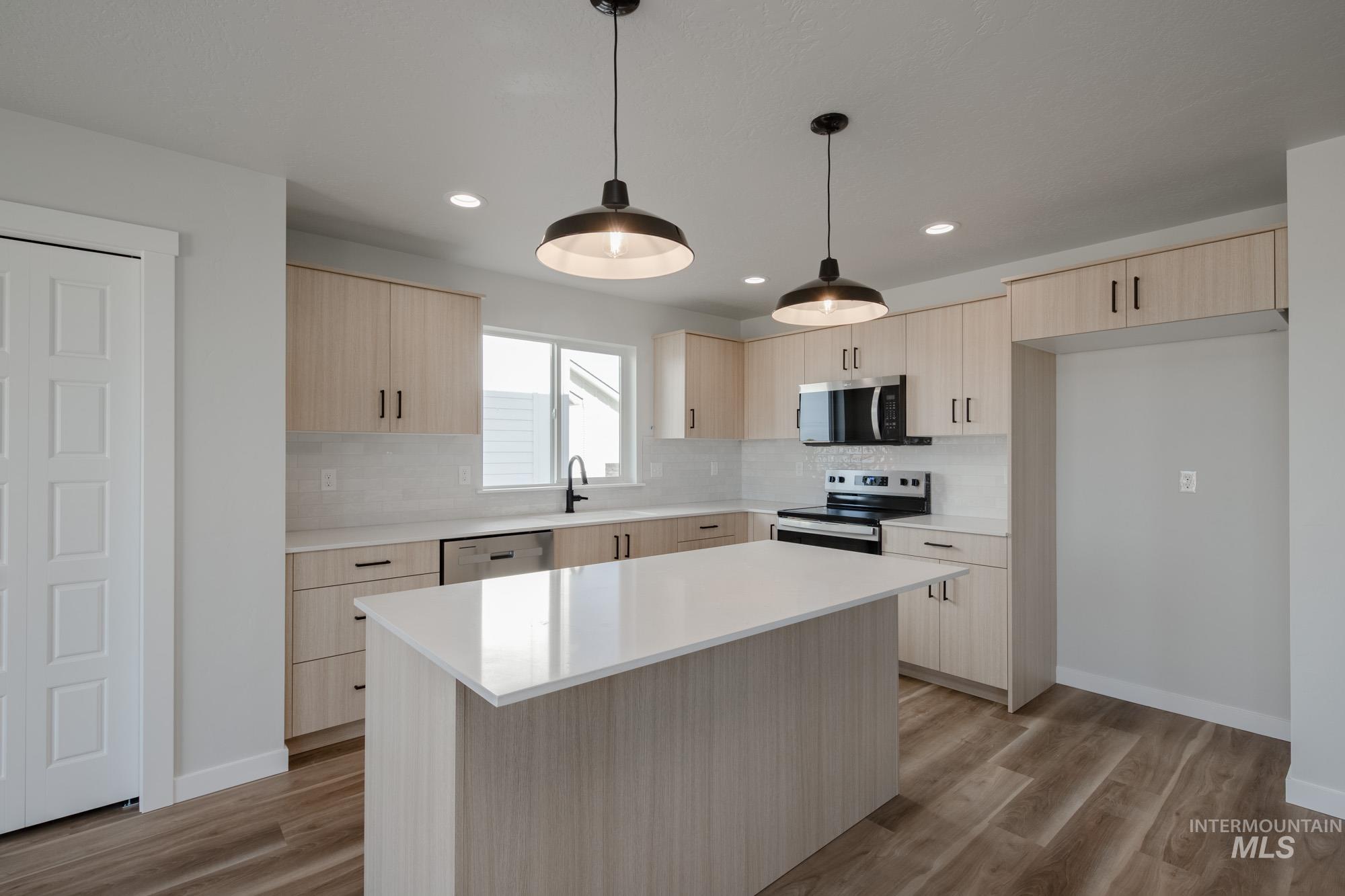 7031 S Old Farm Ave Property Photo 8