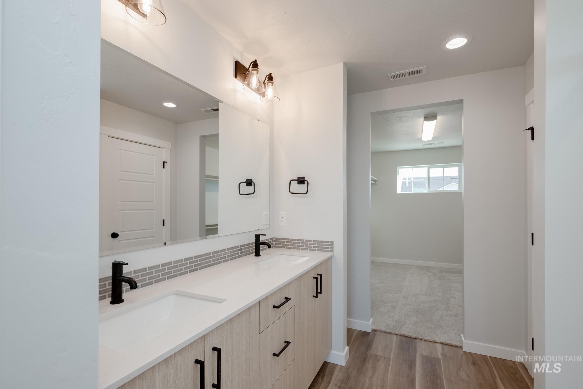 7031 S Old Farm Ave Property Photo 23