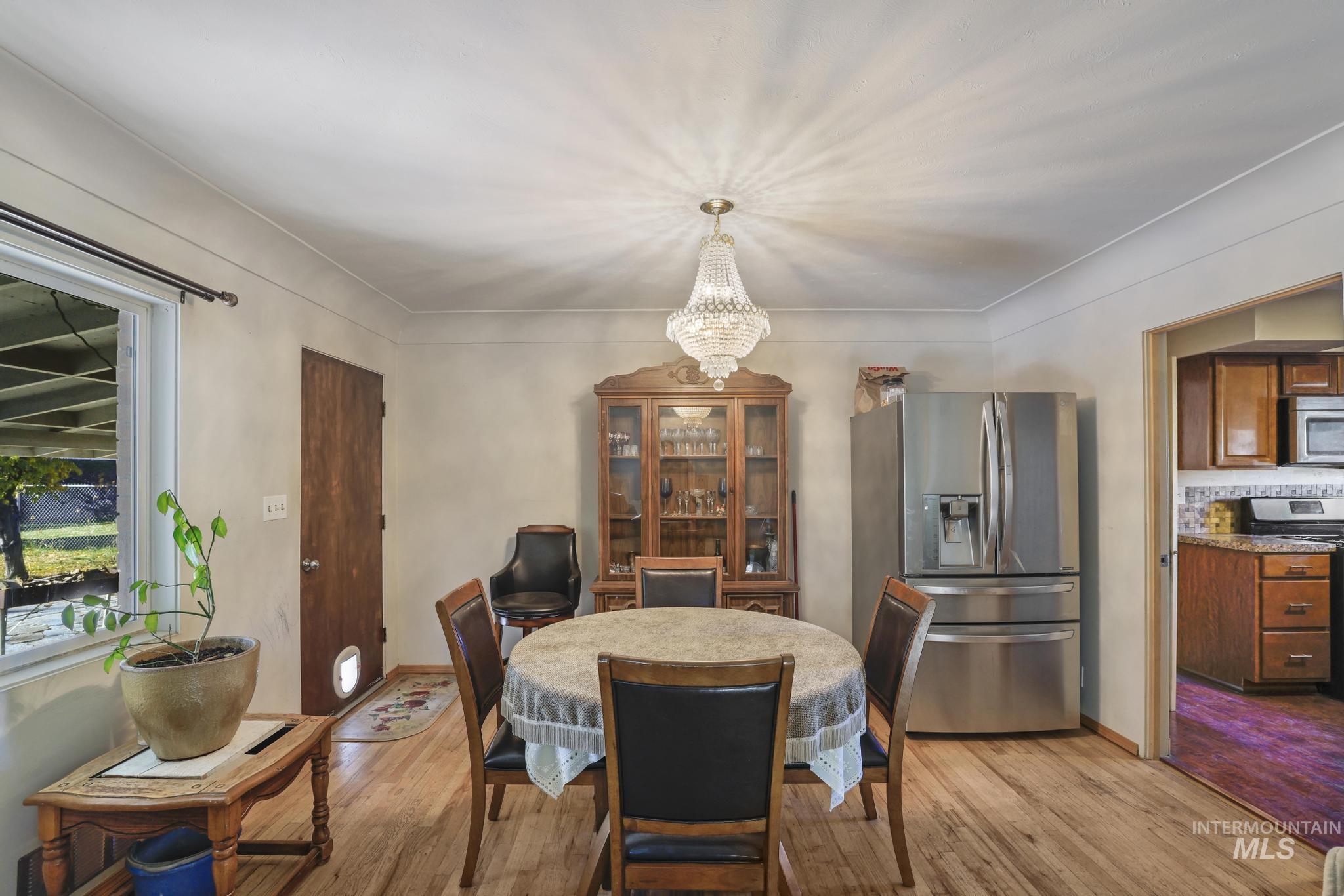 1360 Lawndale Dr Property Photo 7